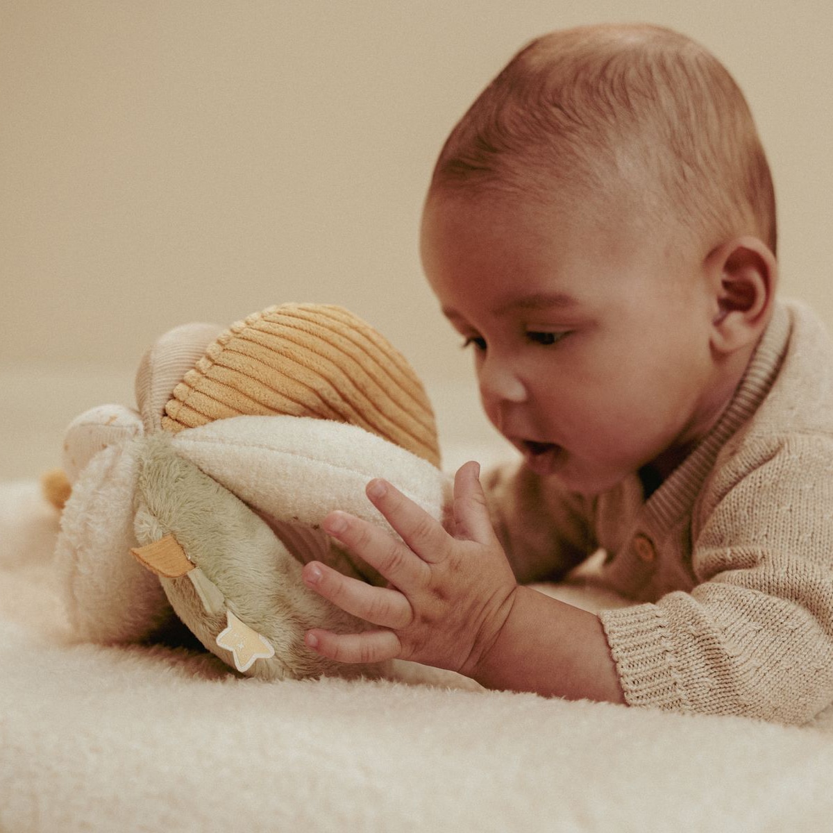 Roca Bola Little Dutch Montessori coleção Newborn Naturals Bege Serra-4