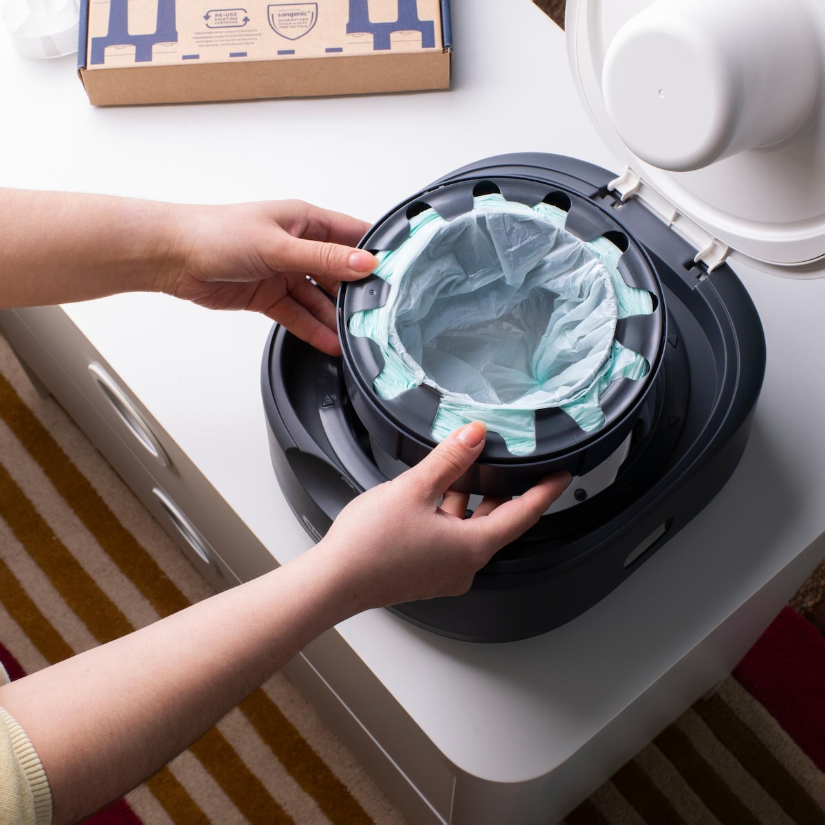 Pack de 12 unidades de recarga Sangenic Twist & Click para recipientes de fraldas cinzento Cinzento-6