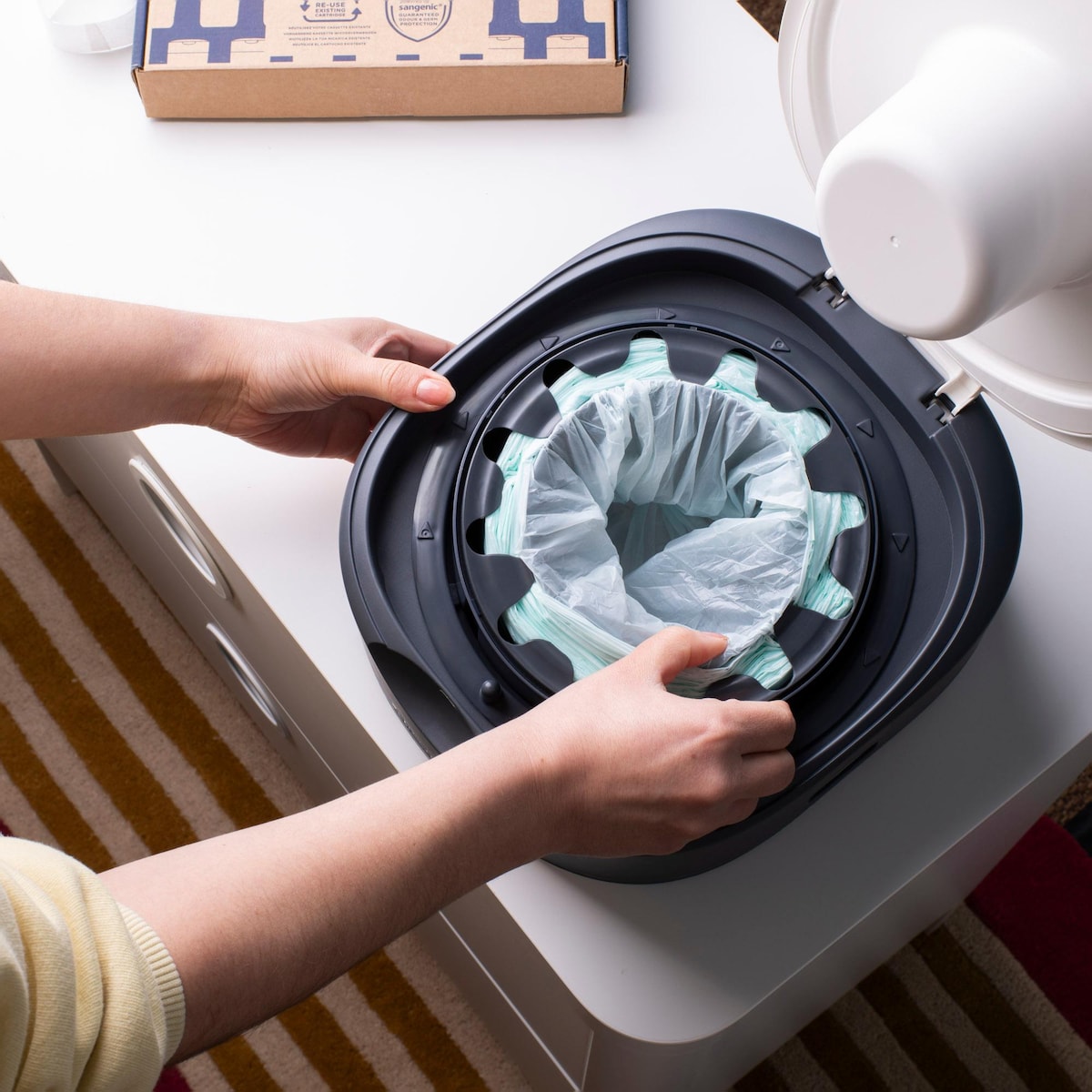 Pack de 12 unidades de recarga Sangenic Twist & Click para recipientes de fraldas cinzento Cinzento-7