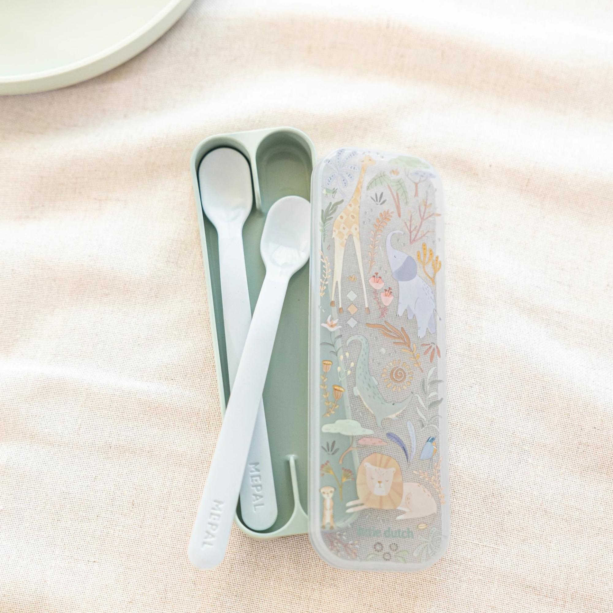 Imagen 3 de Set 2 cucharas Little Dutch con estuche colec. Safari Friends - Verde anticuario Verde anticuario