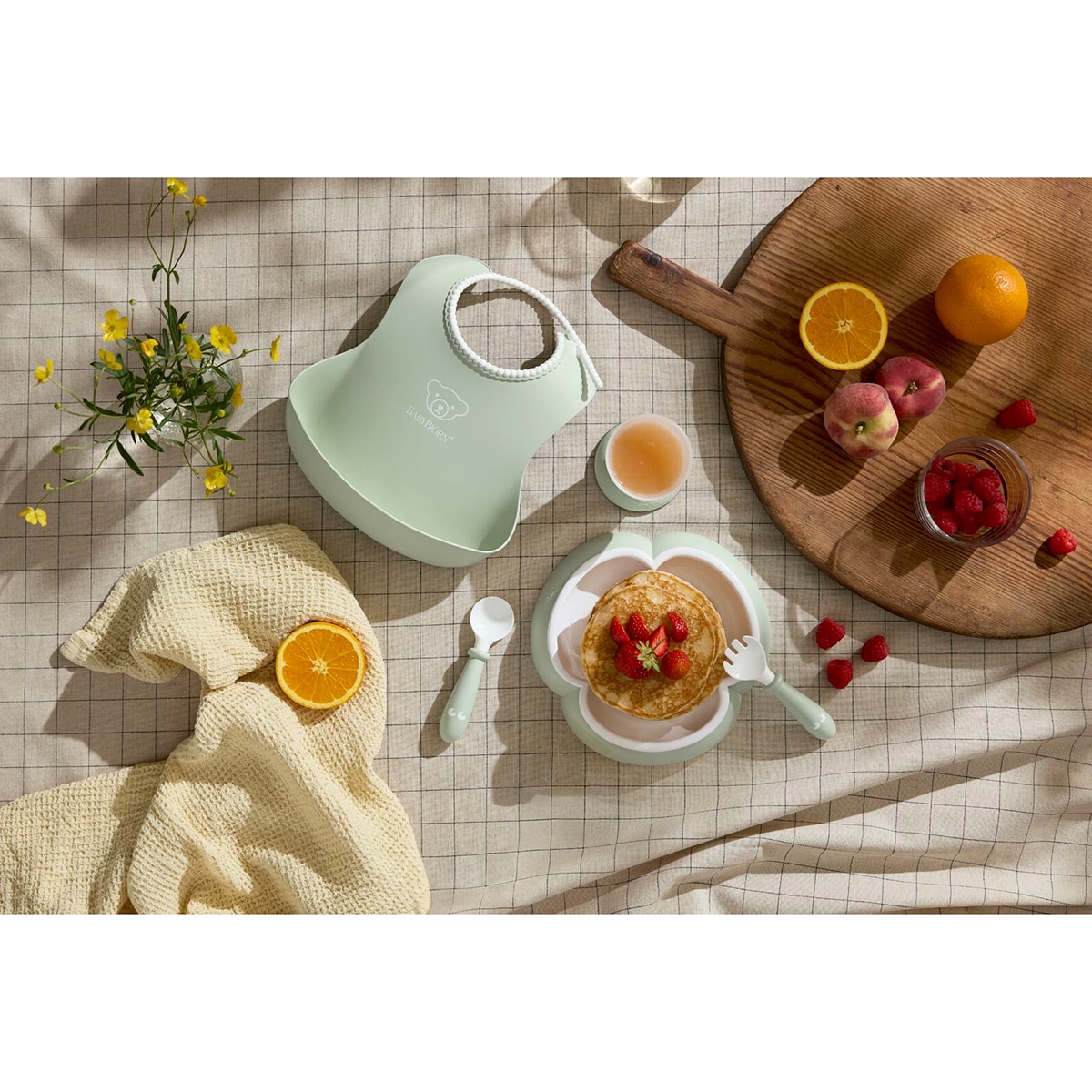 Conjunto de 5 Peças com Babete, Talheres, Prato e Copo Verde Água-4