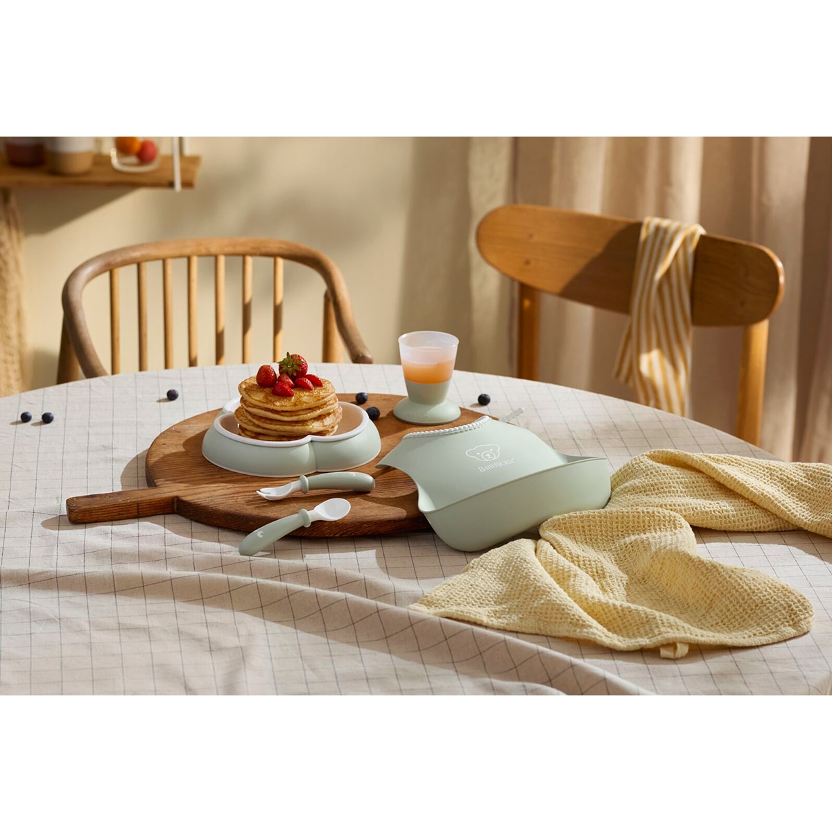 Conjunto de 5 Peças com Babete, Talheres, Prato e Copo Verde Água-5