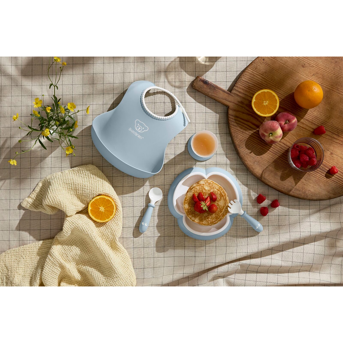Conjunto de 5 Peças com Babete, Talheres, Prato e Copo Azul-pastel-5