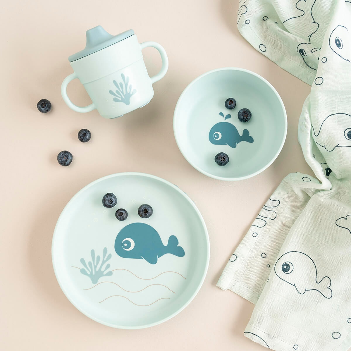 Set de vajilla Done by Deer con plato, bowl ventosa y taza de aprendizaje - Azul porcelana Azul porcelana-6