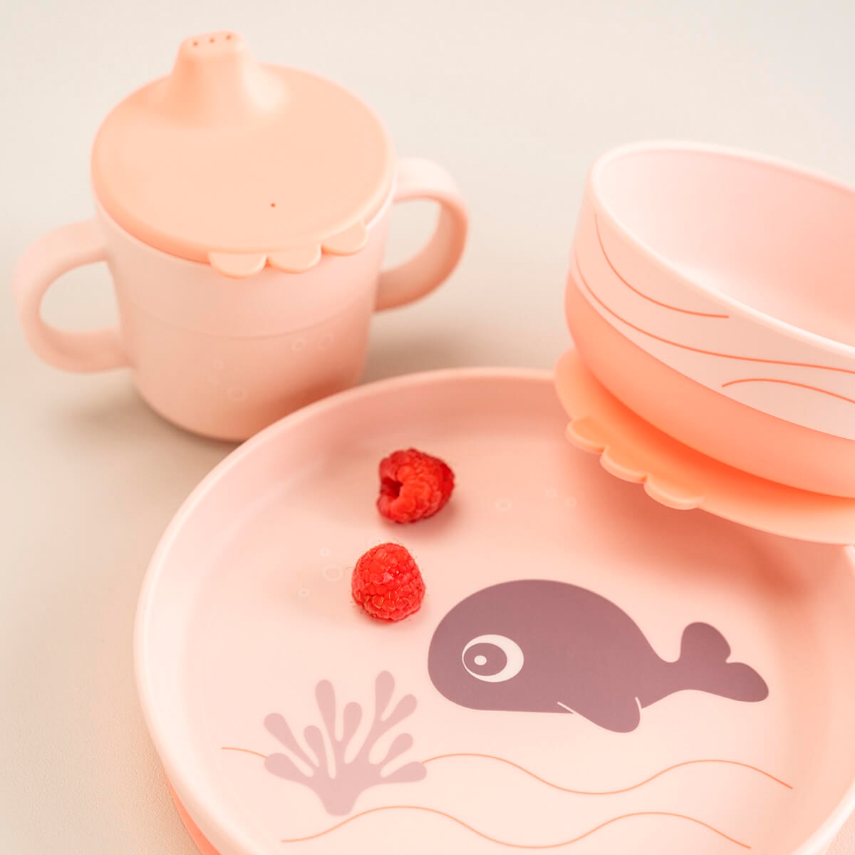Set de vajilla Done by Deer con plato, bowl ventosa y taza de aprendizaje - Rosa pastel Rosa pastel-7