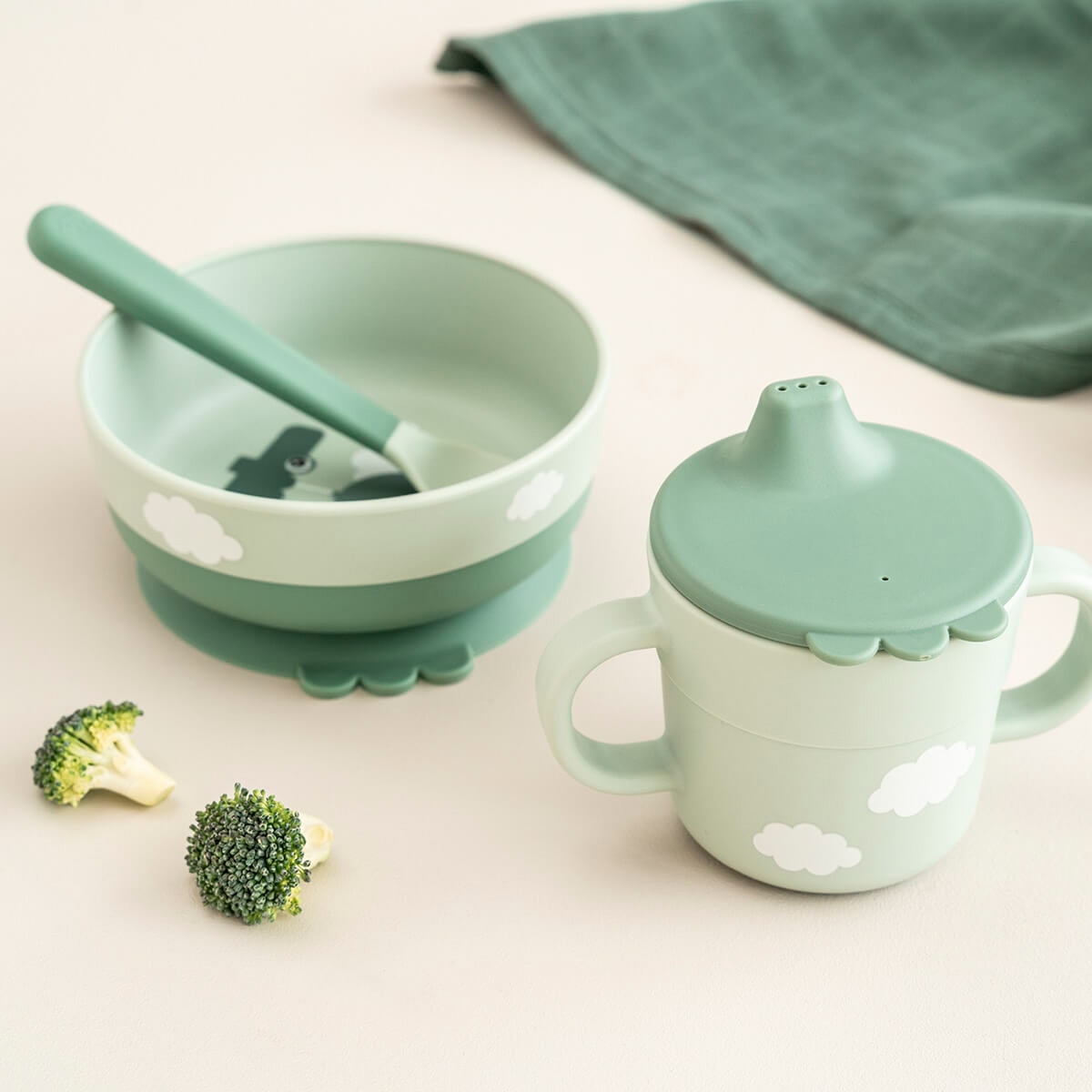 Conjunto a Minha Primeira Loiça com Tigela c/ Ventosa, Copo de Aprendizagem e Colher Verde-10