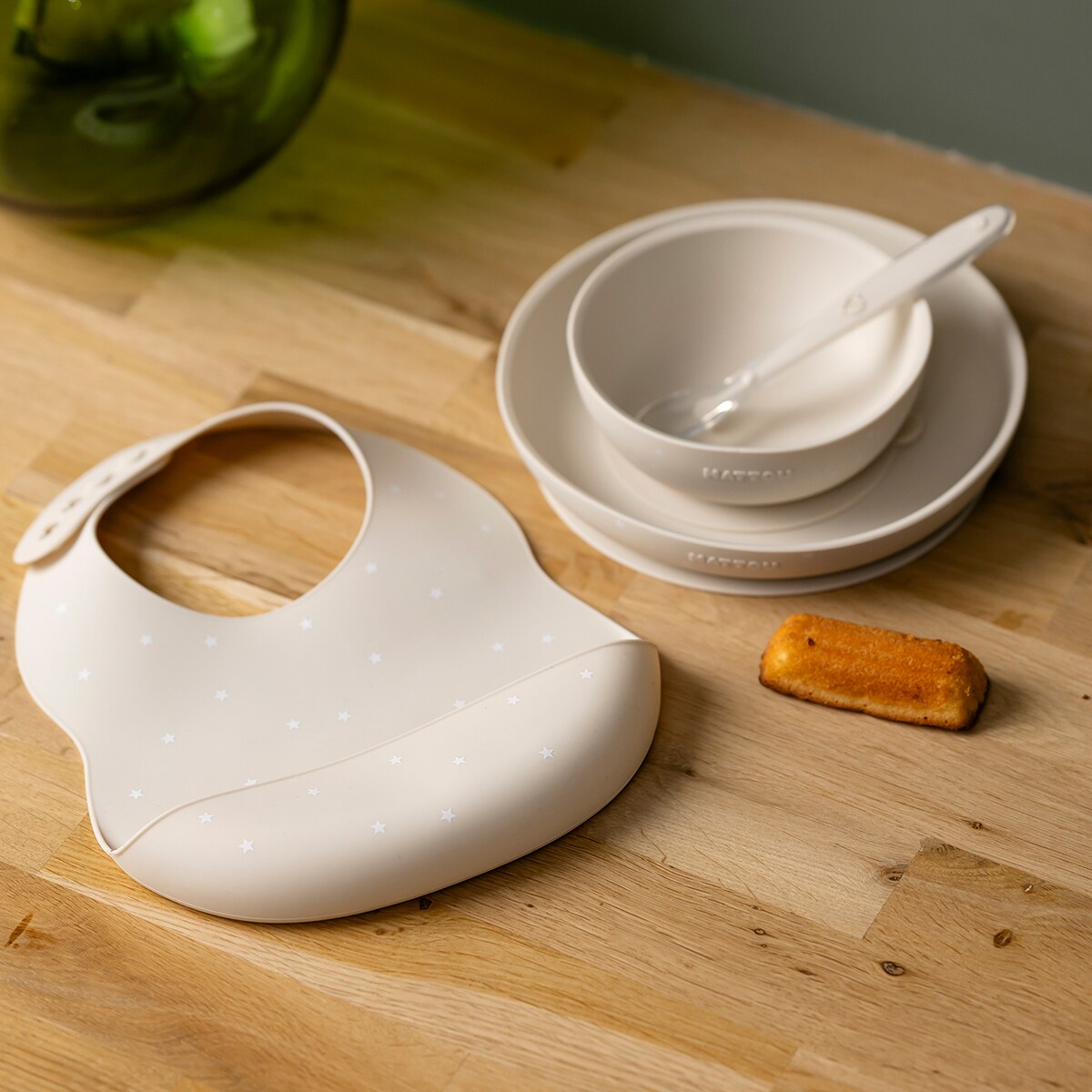 Vajilla 4 piezas Nattou silicona con babero Beige-2