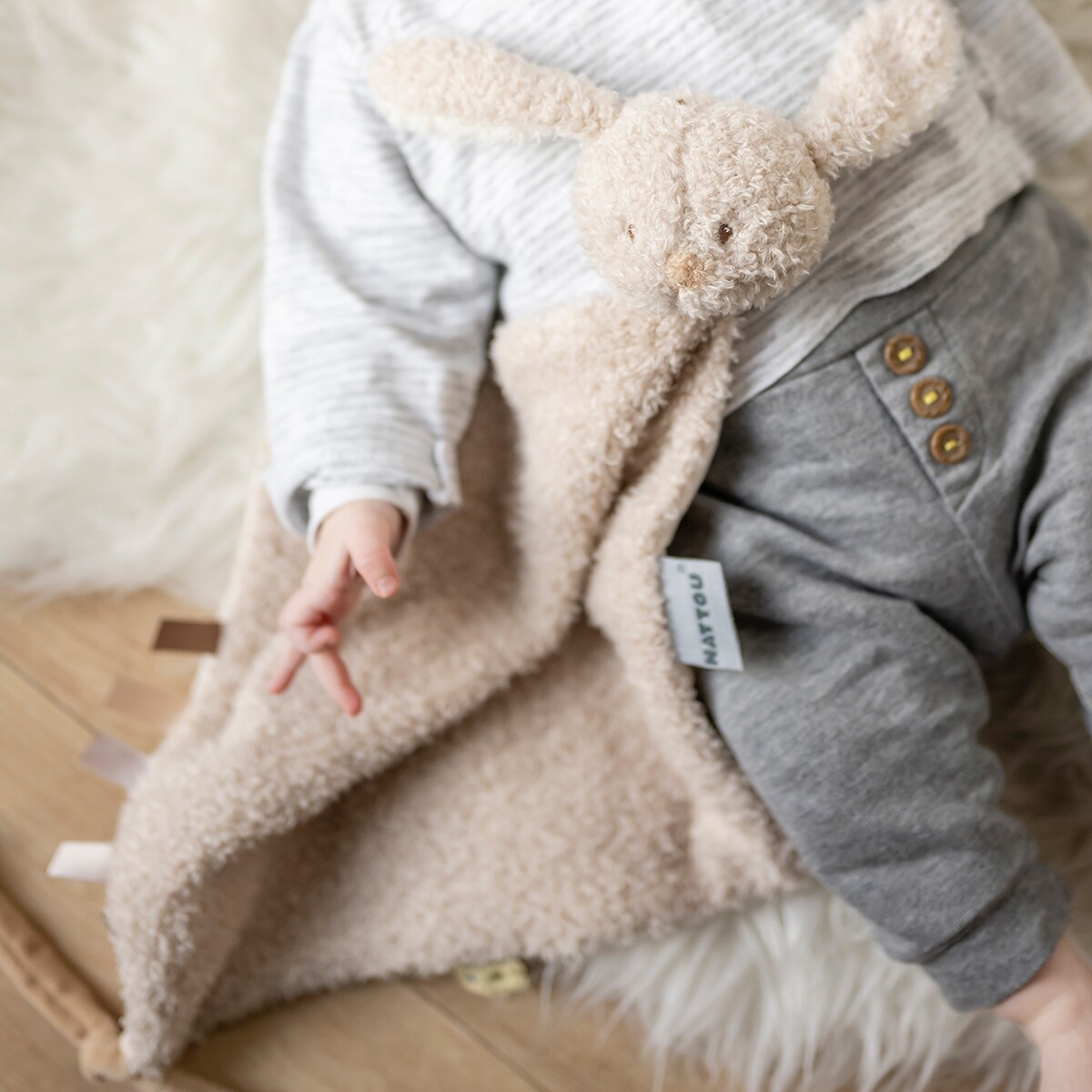 Vajilla 4 piezas Nattou silicona con babero Beige-4