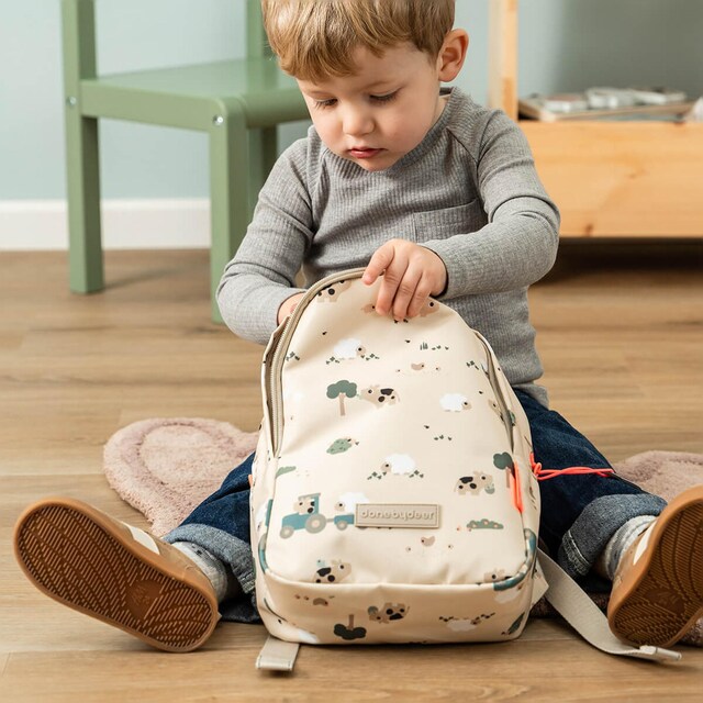 Imagen 0 de Mochila guardería Done by Deer 4l colecc. Tiny Farm Beige Sierra
