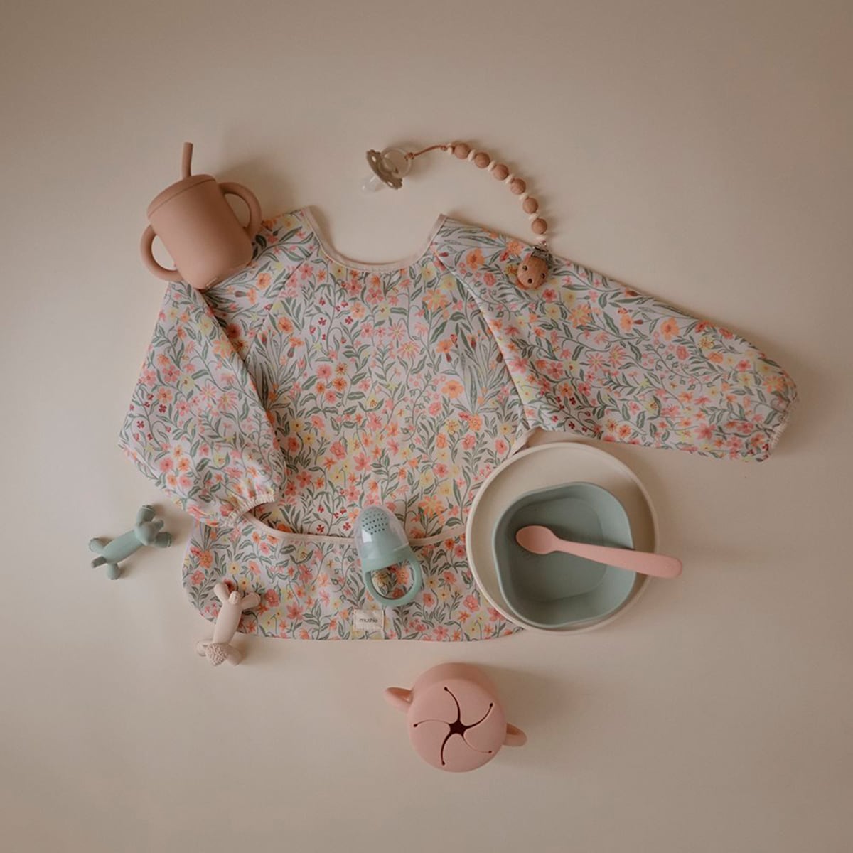 Babete de Manga Comprida Solid com Bolso e Fecho de Velcro Amarelo Suave-2