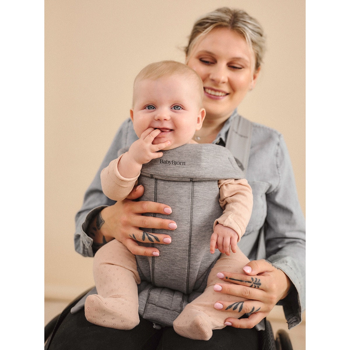 Mochila portabebé BabyBjörn Mini 3D Jersey 2 posiciones - Gris claro Gris claro-7