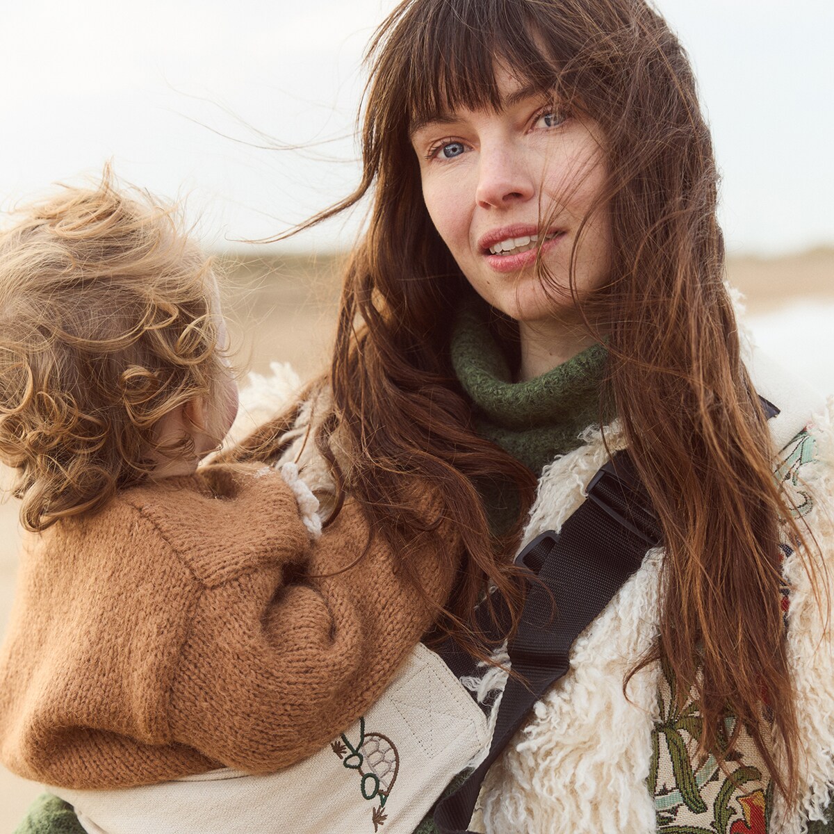 Portabebé bandolera Wildride lino bordado tortuga colección Linen