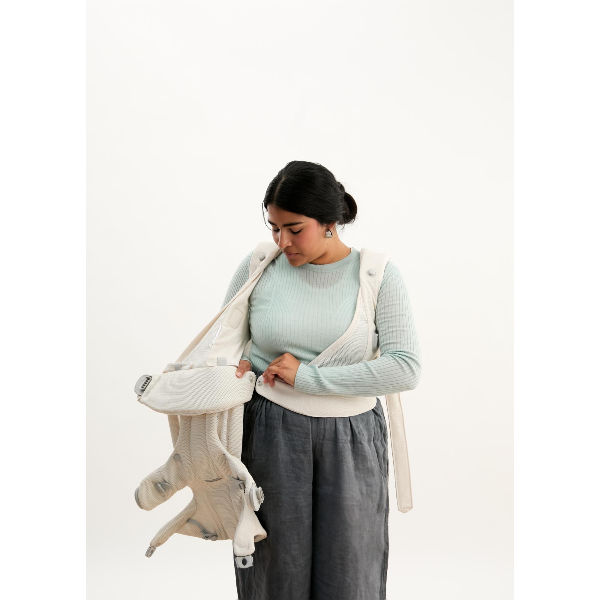 Imagen 9 de Mochila portabebé BabyBjörn Hold tejido Mesh 3 posiciones - Nude Nude