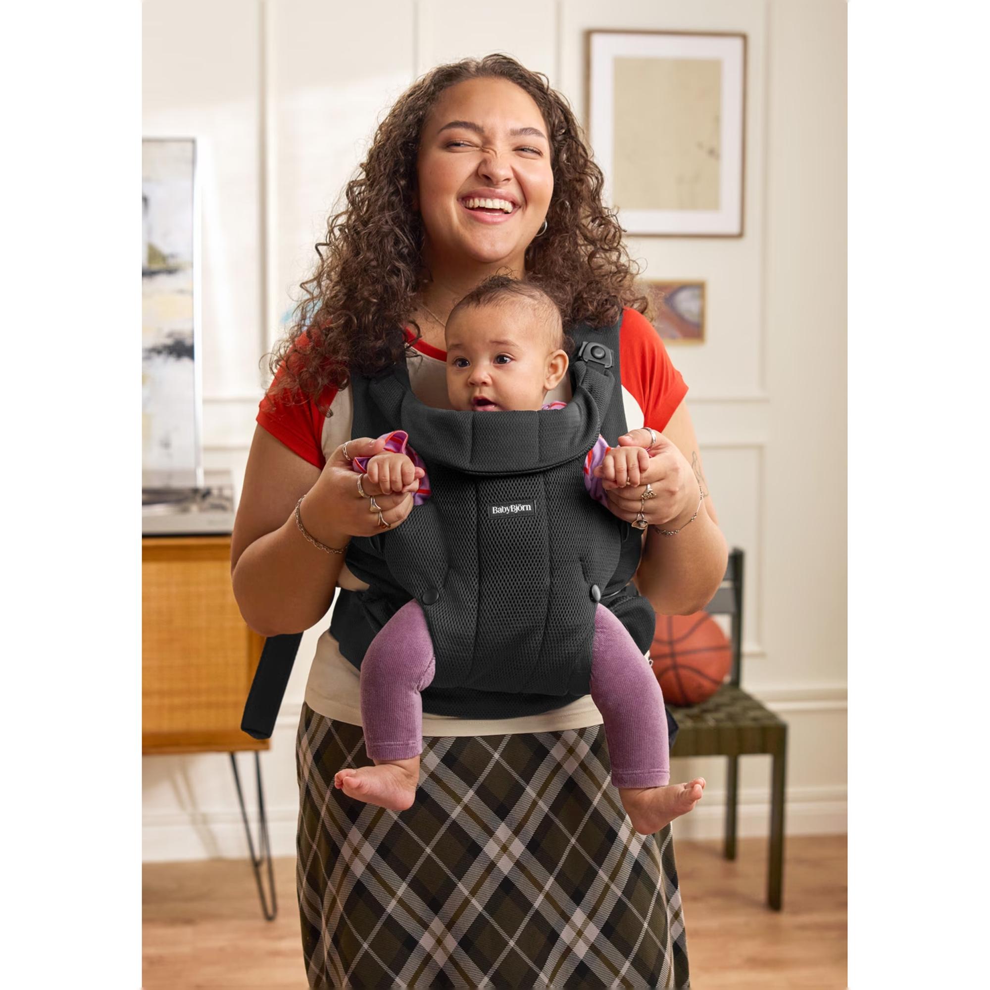 Mochila portabebé BabyBjörn Hold tejido Mesh 3 posiciones - Negro Negro-9