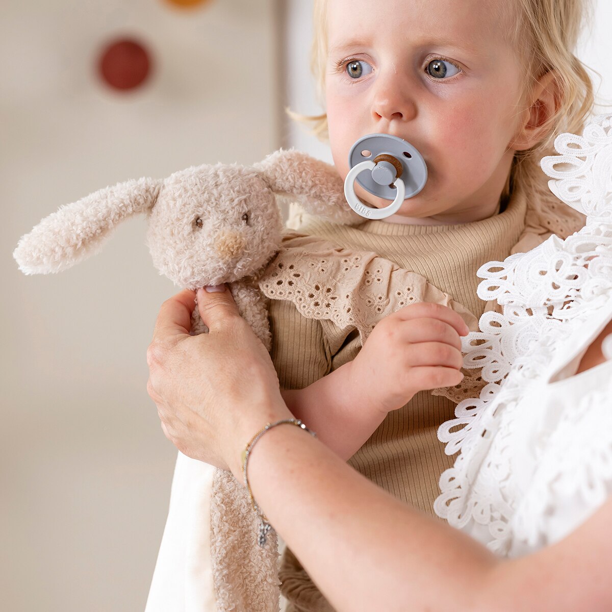 Dou dou maxi conejito Nattou colección Teddy Beige-4