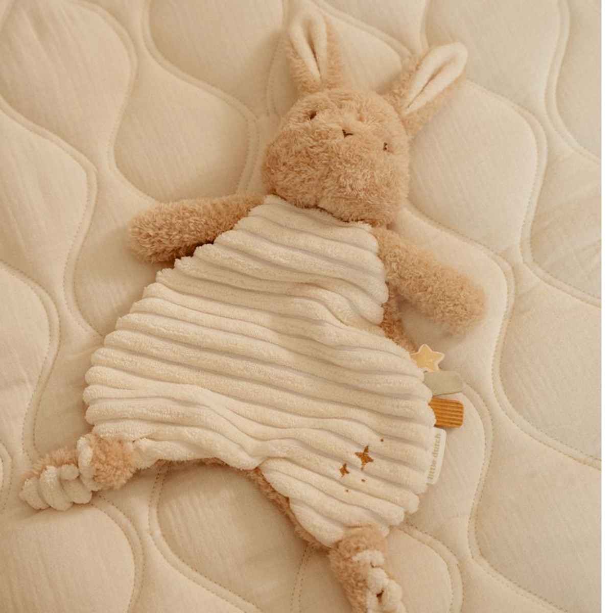 Doudou coelhinho Little Dutch com texturas coleção Newborn Naturals Bege Serra-4