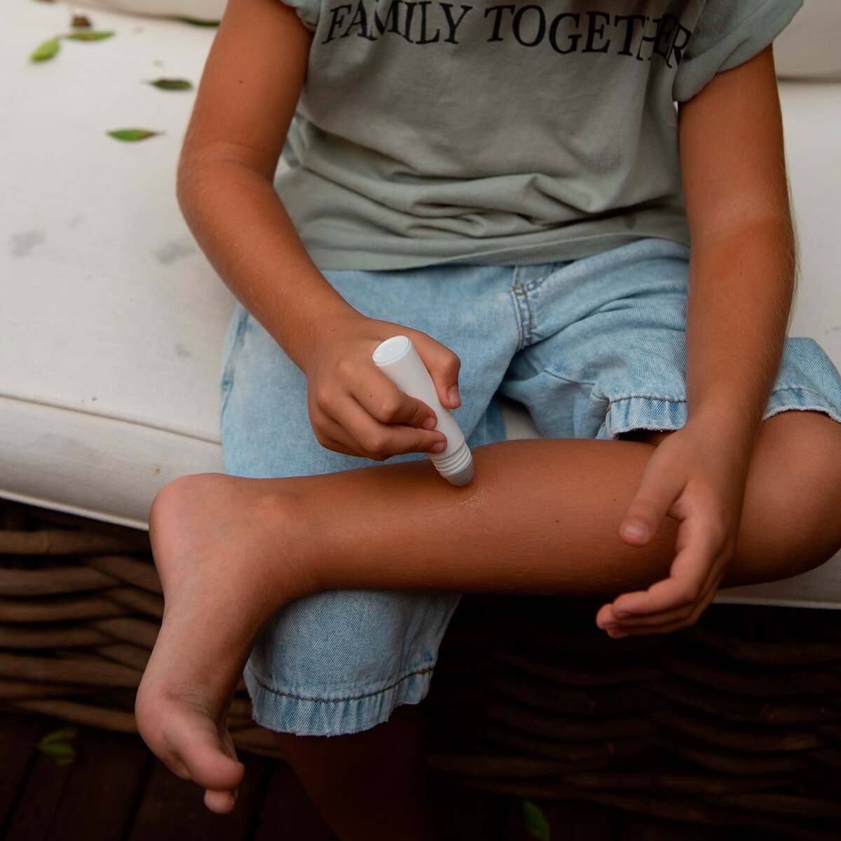Imagen 0 de Roll-On Postpicadura Infantil Suavinex +6 Meses 15ml Blanco