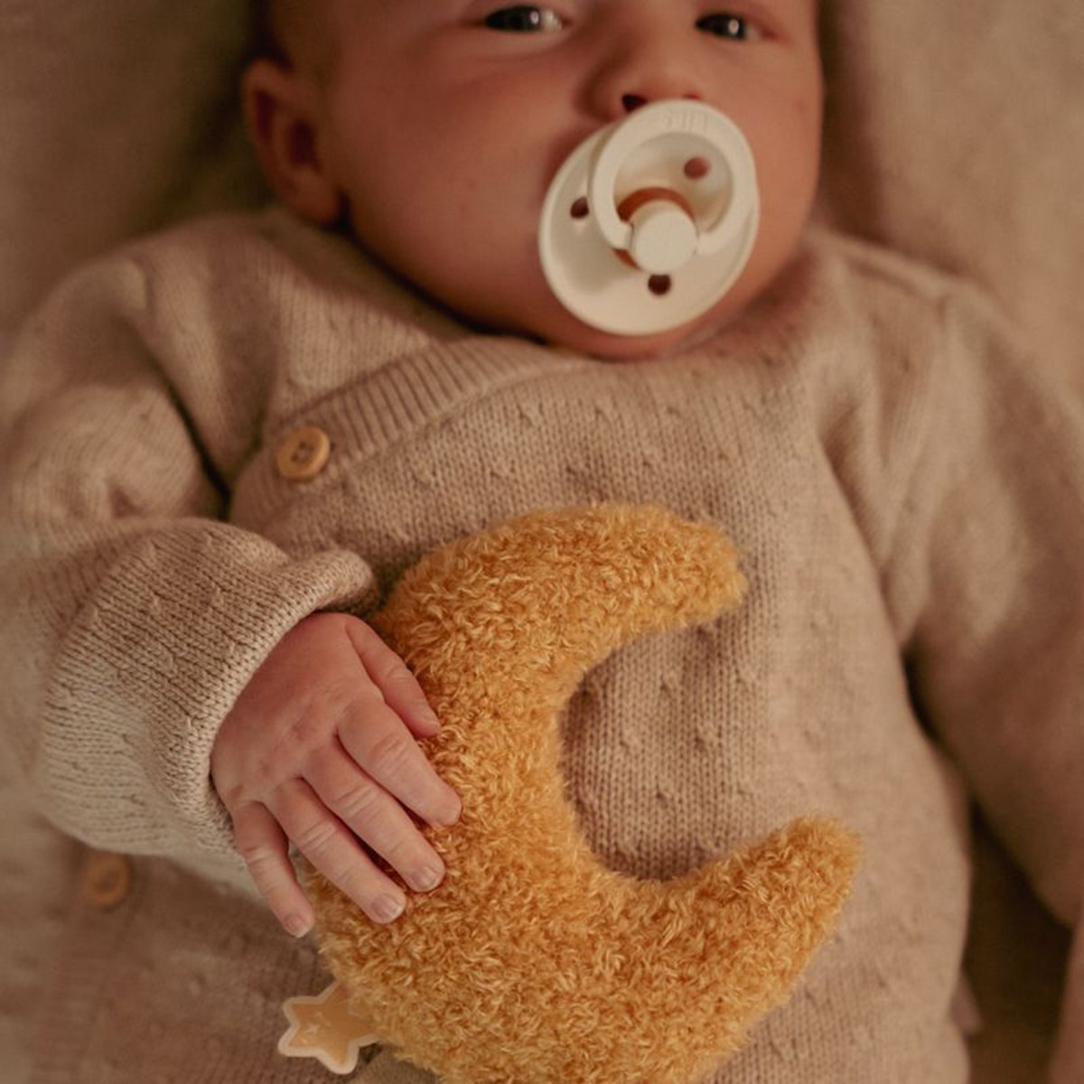 Caixa presente Little Dutch peluche, mordedor e doudou Newborn Naturals Bege Serra-12