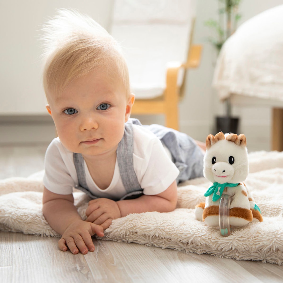Peluche Sonajero bolitas Sophie la girafe 2
