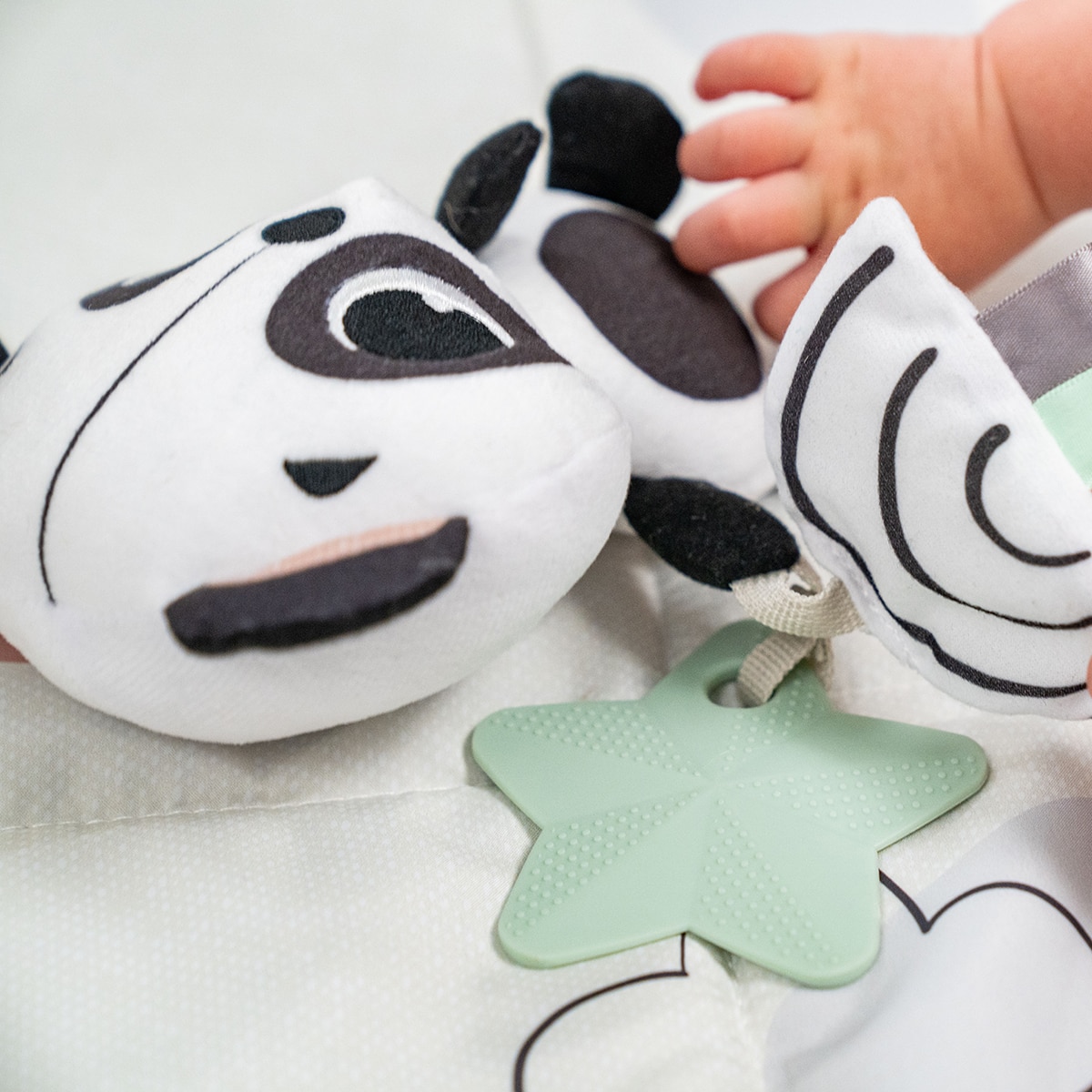Imagen 4 de Accesorio paseo Tiny Smart musical Tiny Love colección Black&White Decor Multicolor