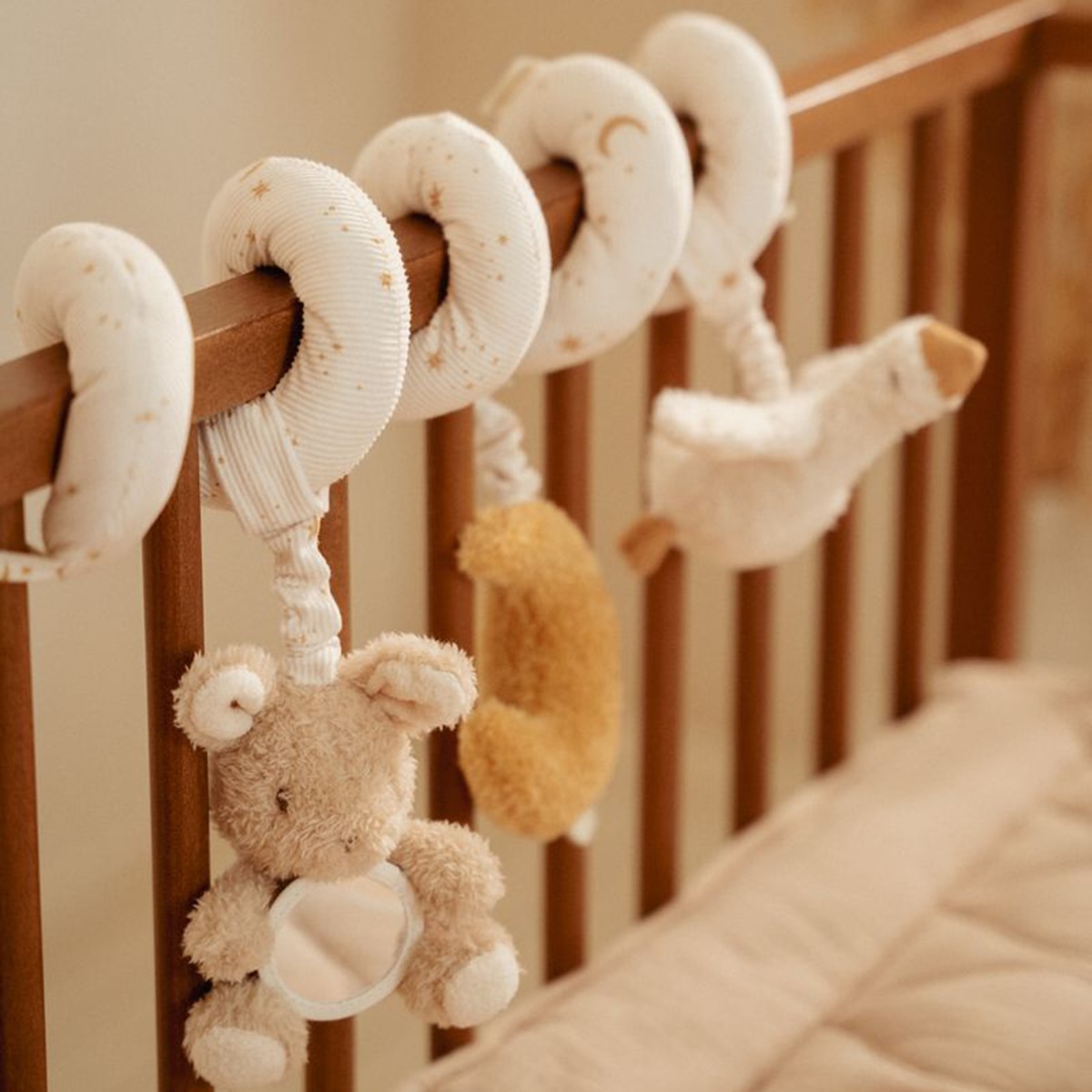 Espiral de atividades Little Dutch coleção Newborn Naturals Bege Serra-2