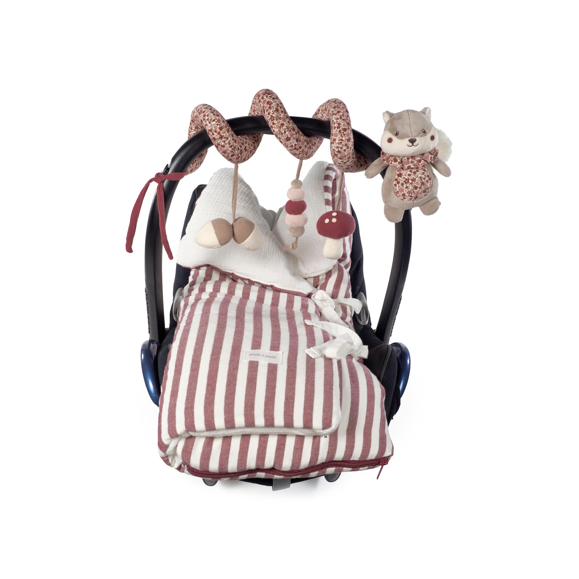 Pasito a pasito – Ristra espiral ardilla Pasito a Pasito colección Cherry.