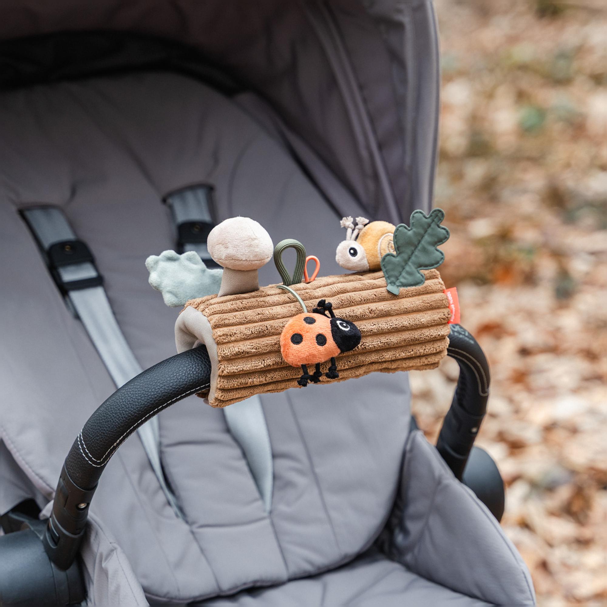 Juguete paseo Done by Deer colección Tiny Forest Caramelo-7