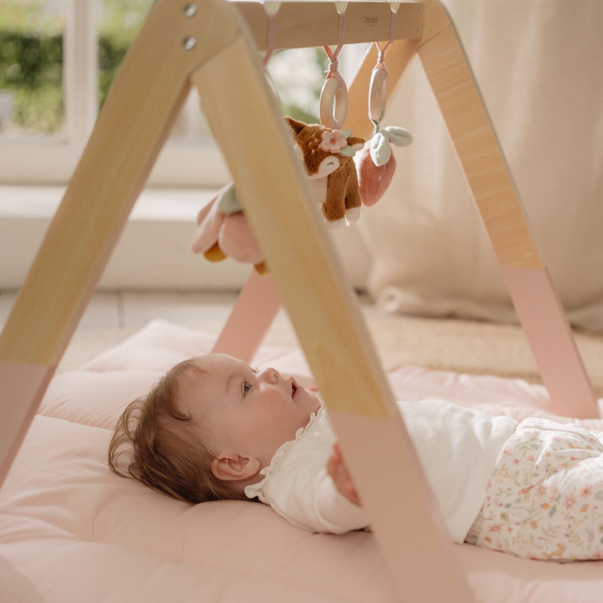 Arco juegos madera Little Dutch babygym con juguetes Rosa claro-4