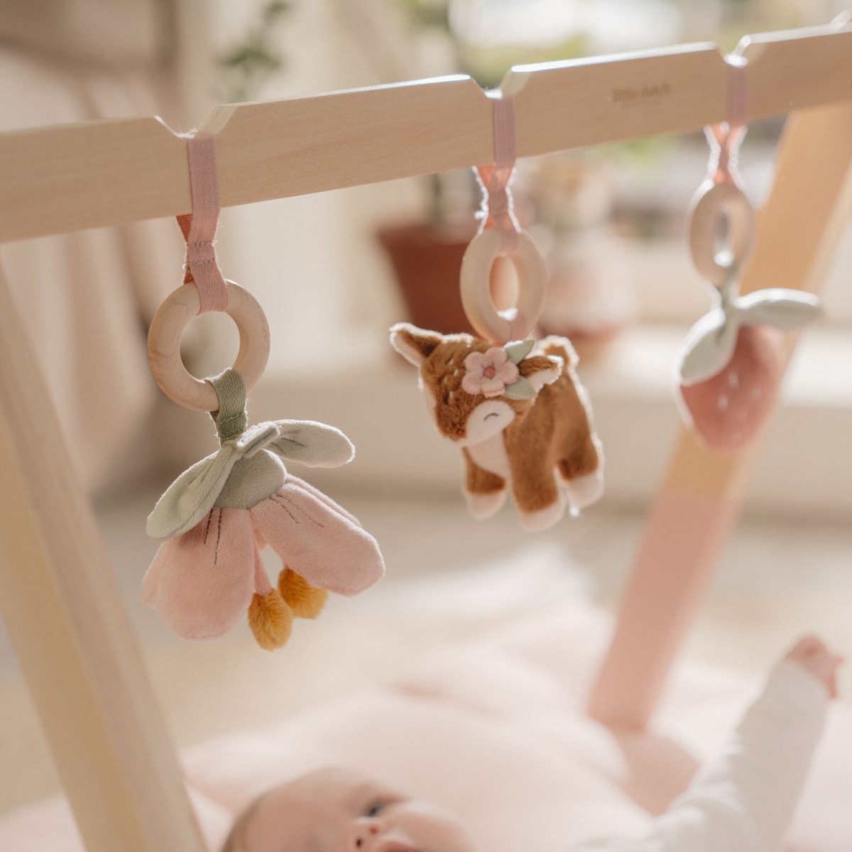 Arco juegos madera Little Dutch babygym con juguetes Rosa claro-5
