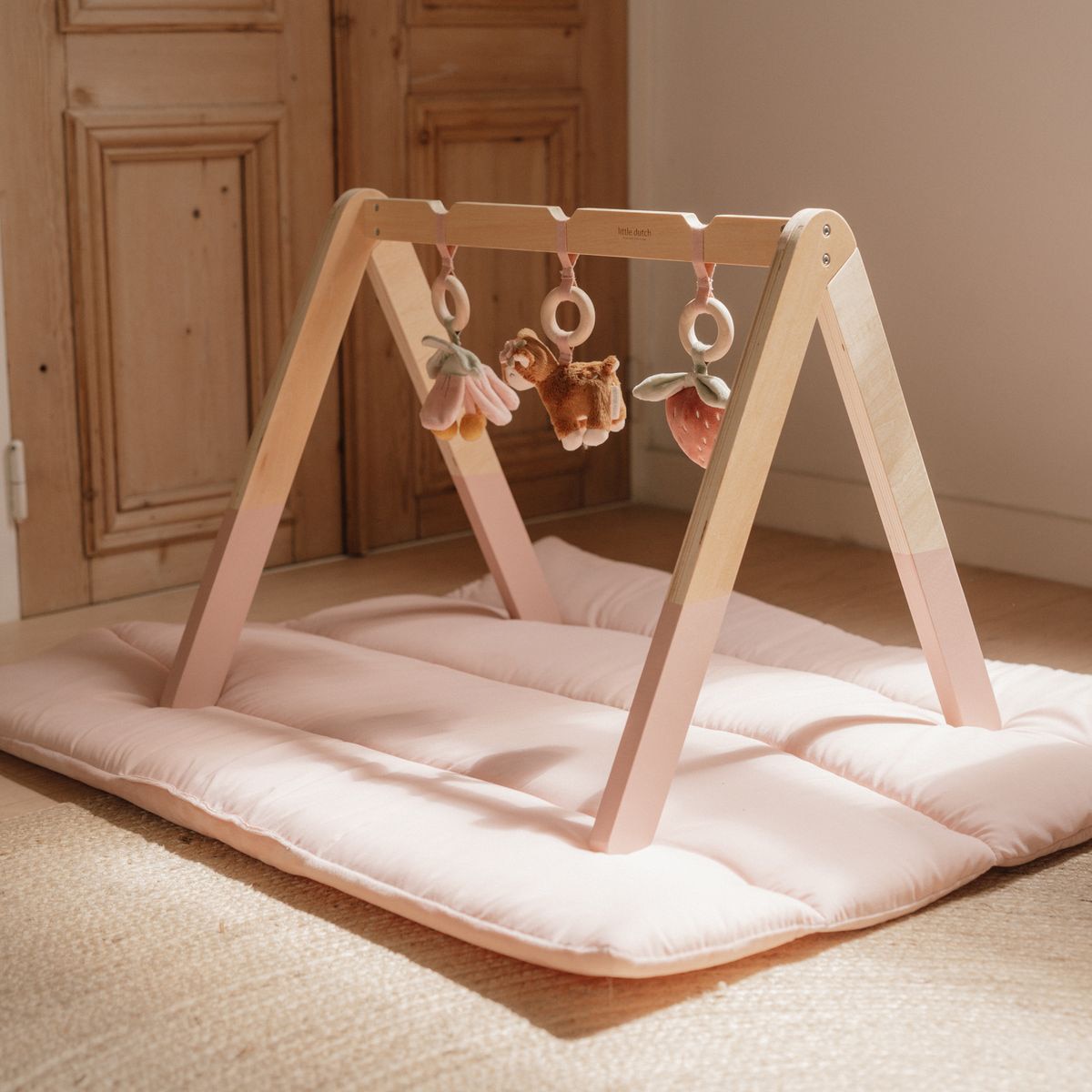 Arco juegos madera Little Dutch babygym con juguetes Rosa claro-6