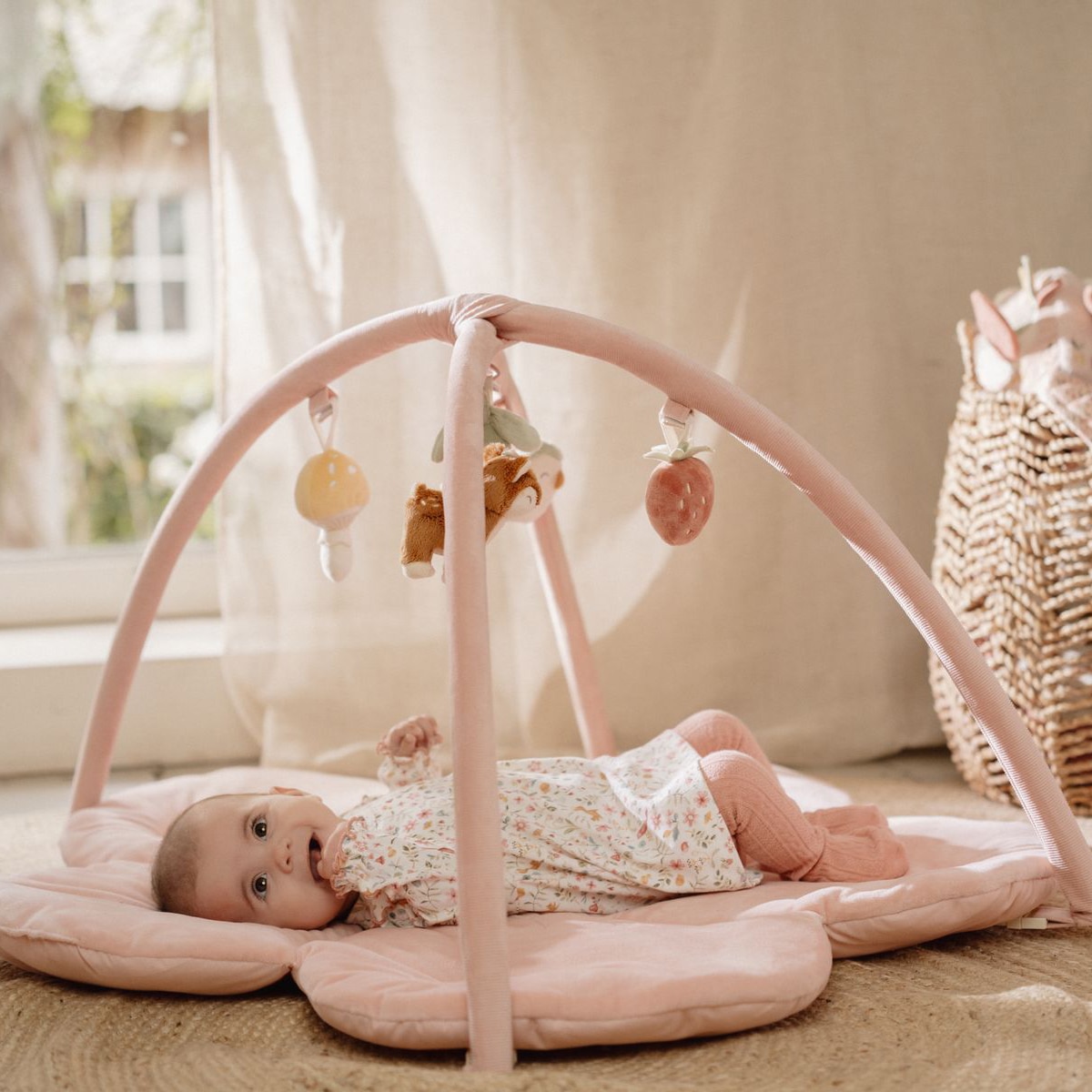 Manta de atividades Little Dutch com arco de jogos Rosa-claro-3
