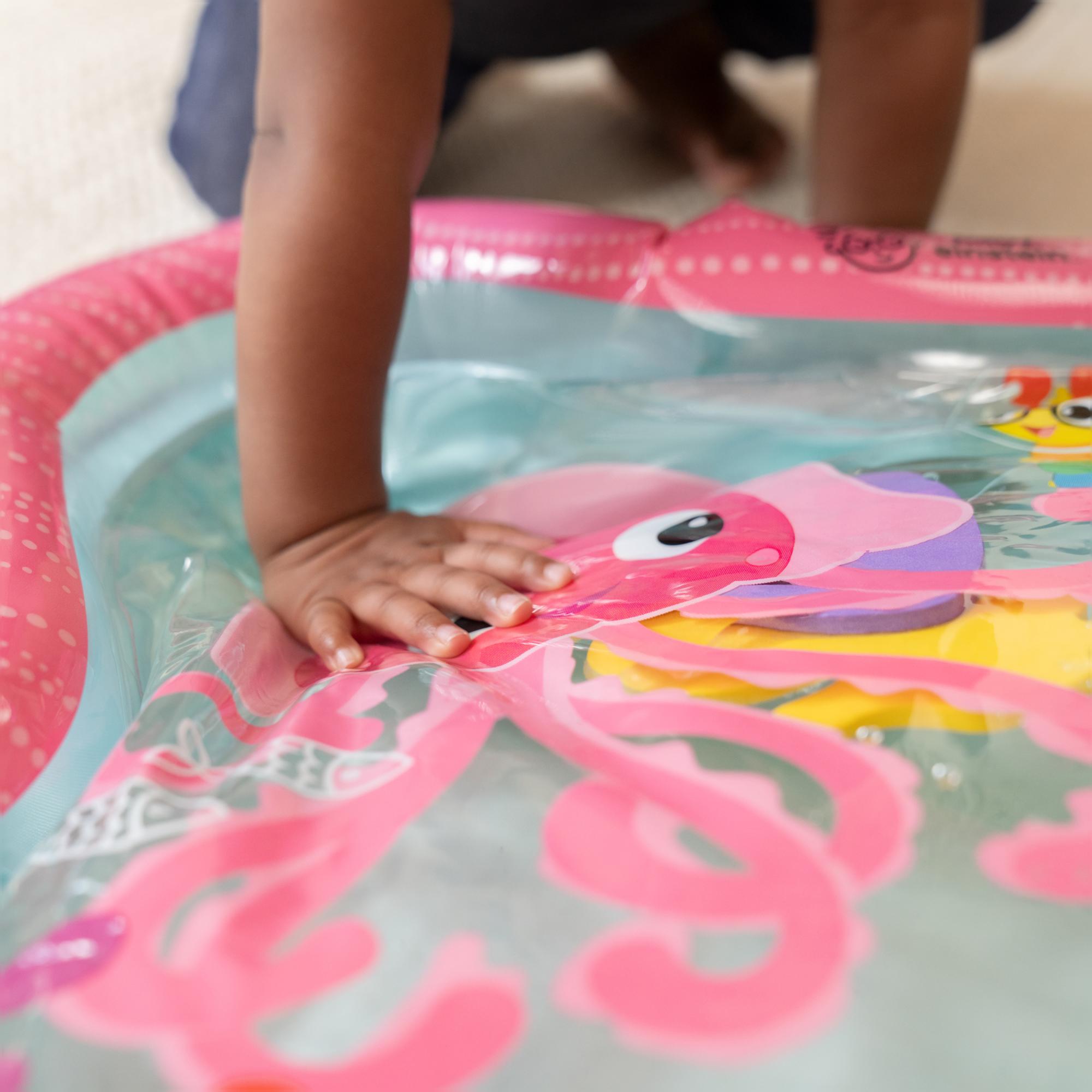 Tapete de atividades aquáticas Baby Einstein Jiggling Janet™ Rosa-10