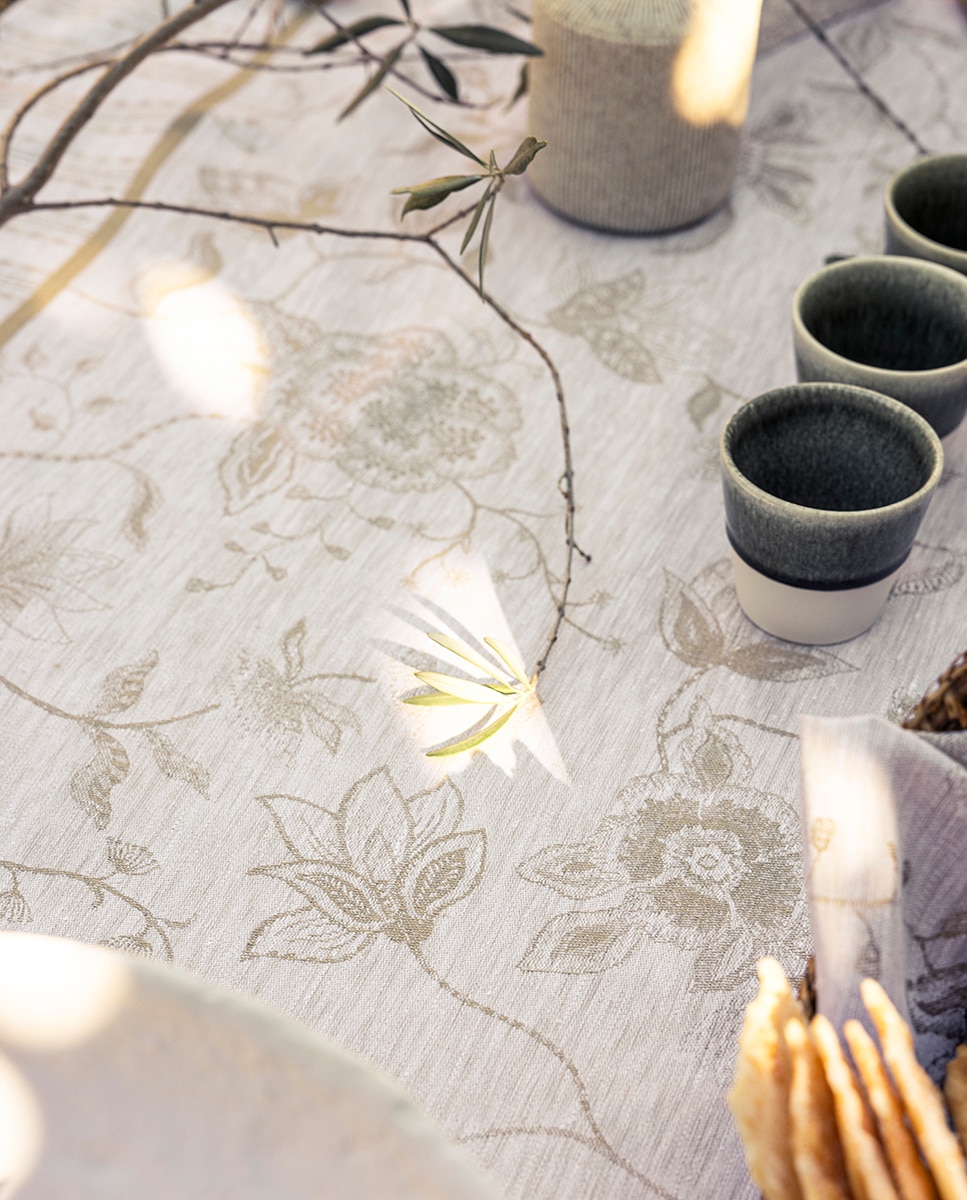 Individual em linho jacquard com motivos florais Bege-3