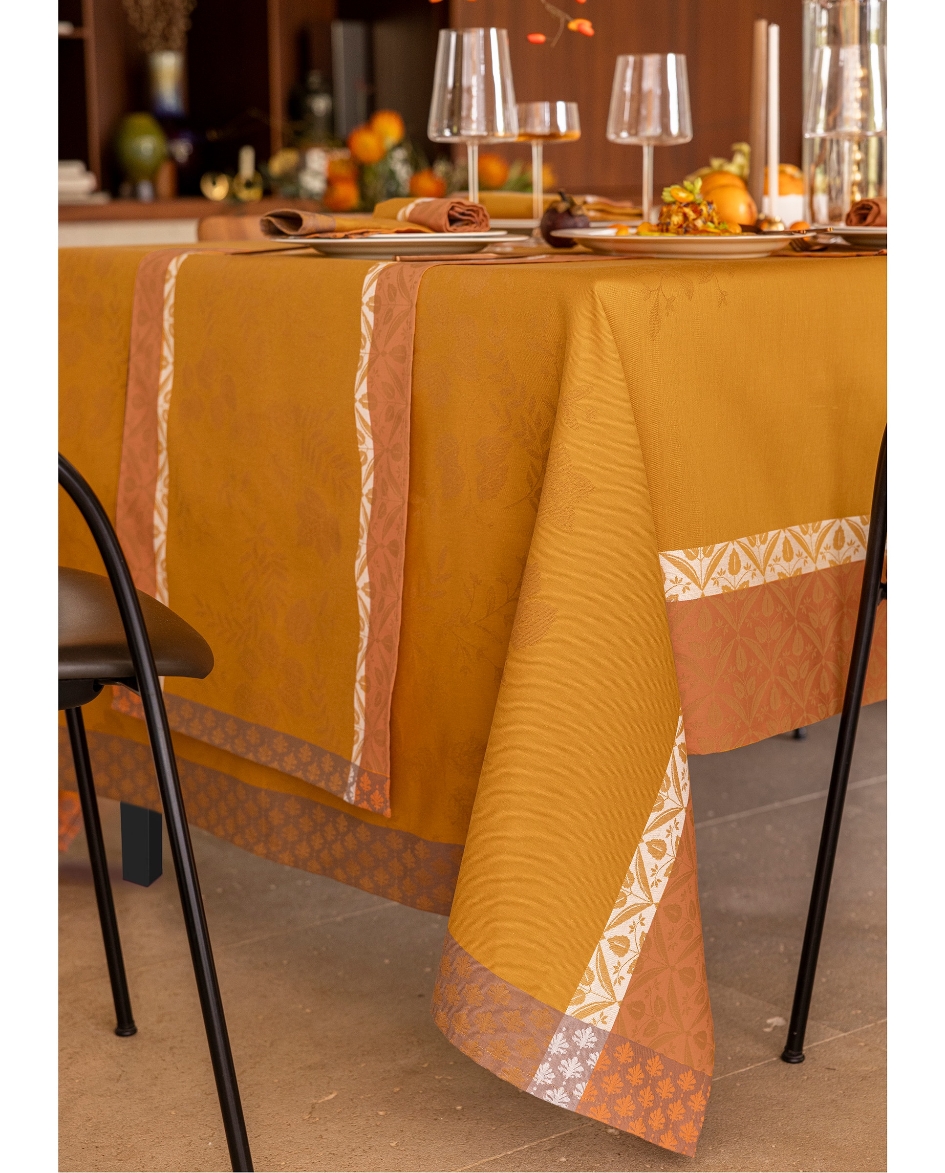 Toalha de Mesa Antinódoas Manor Lane de Algodão Laranja-2