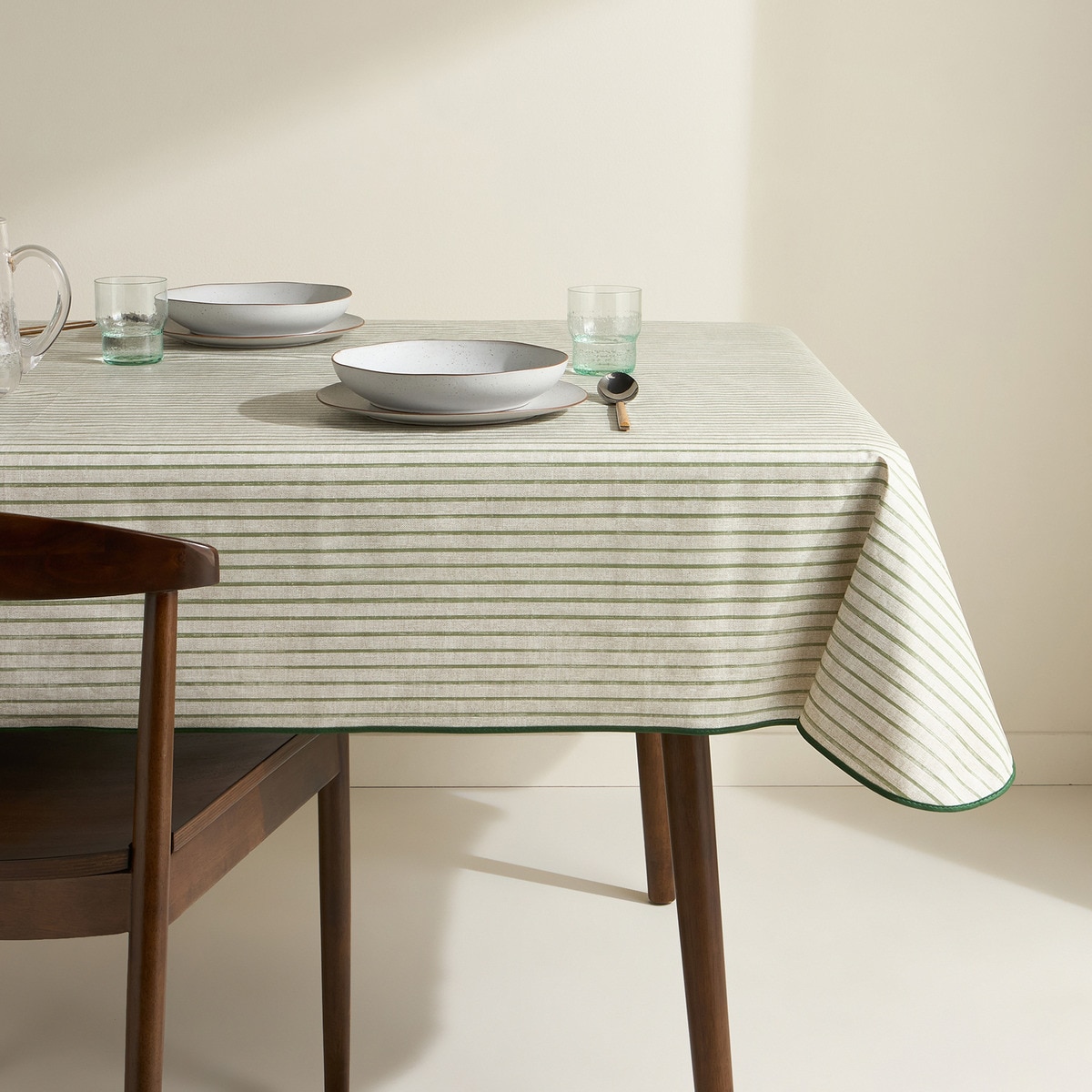 Imagem 0 de Toalha de Mesa Antimanchas com Riscas em PVC