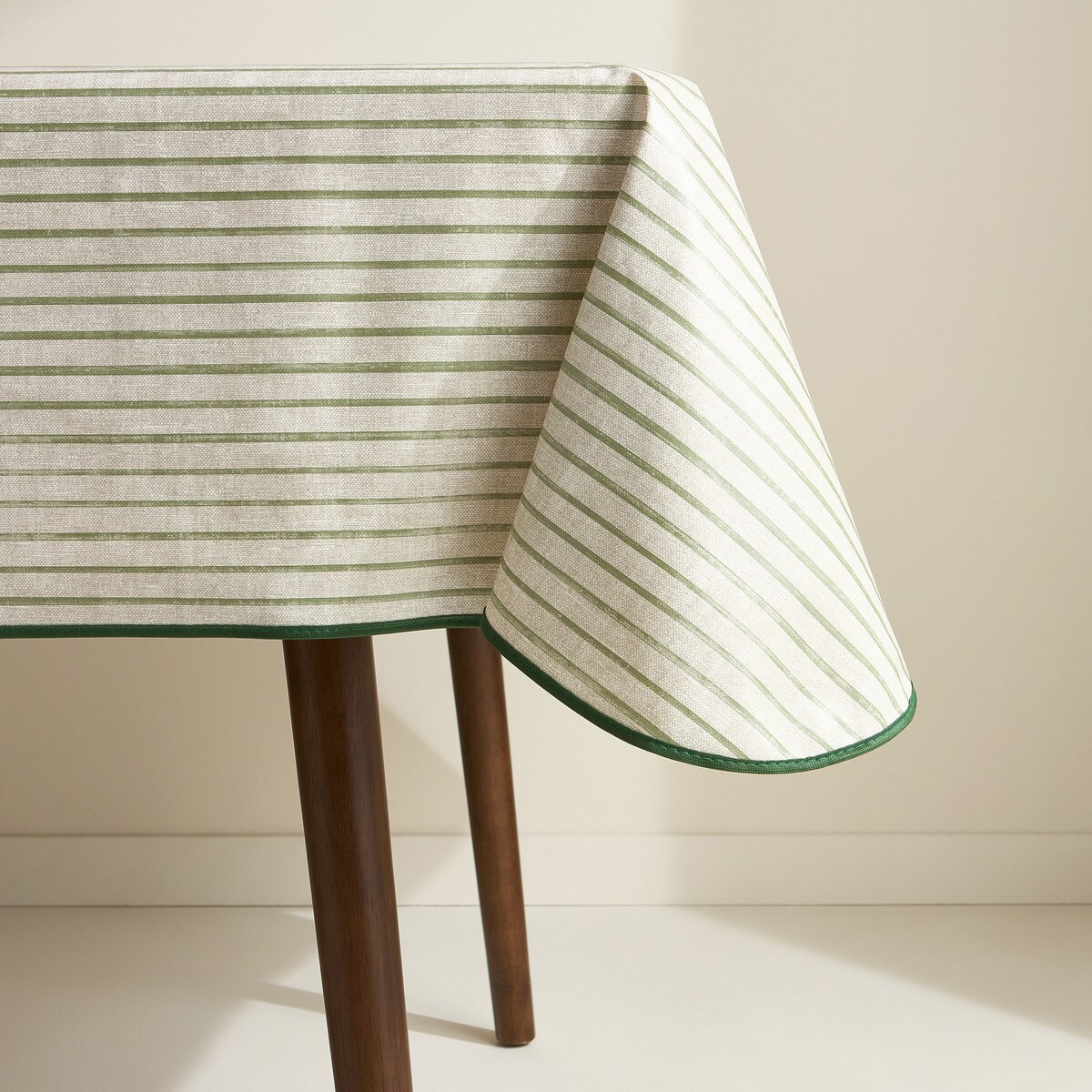 Toalha de Mesa Antimanchas com Riscas em PVC Verde-3