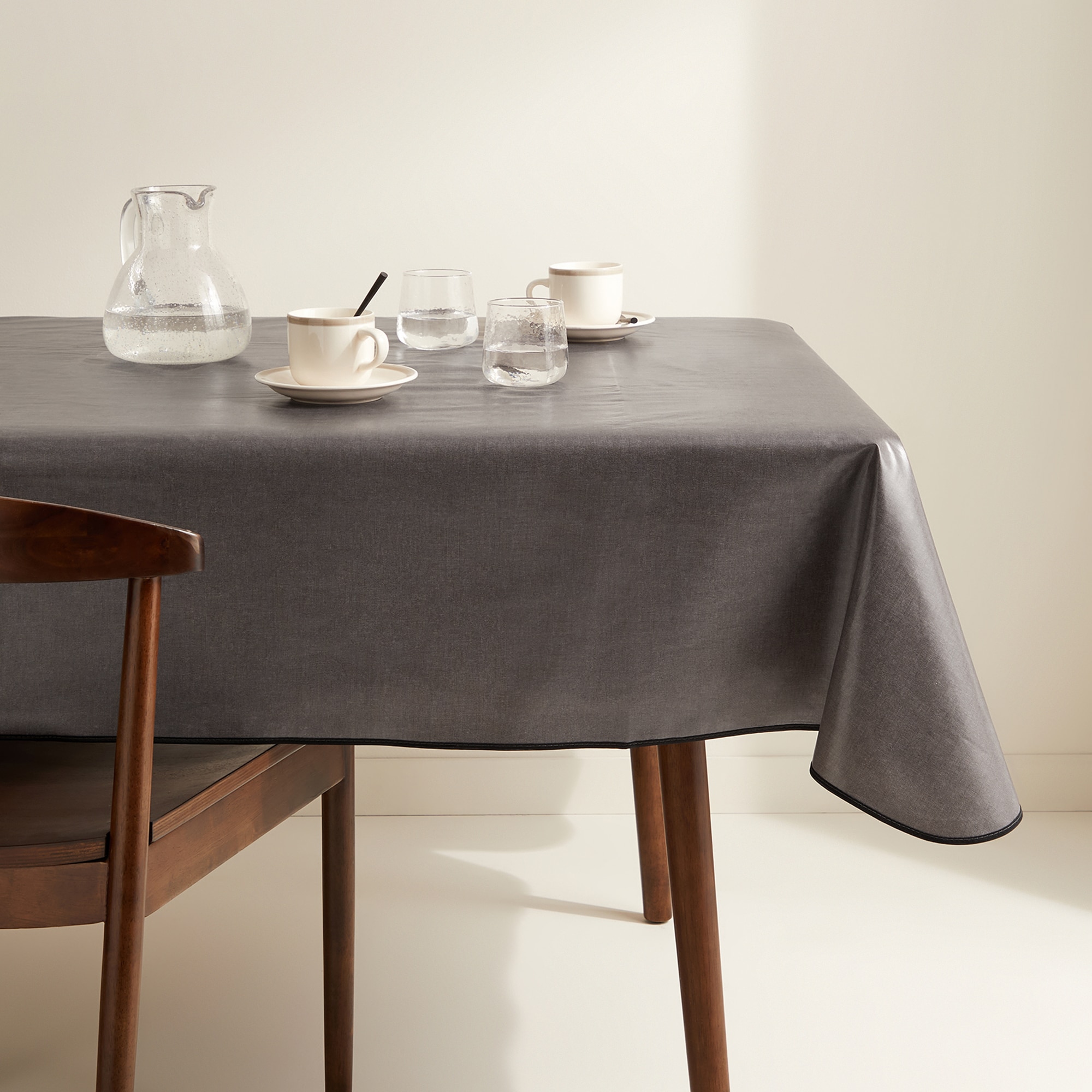 Imagen 0 de Mantel antimanchas PVC Glat Basics El Corte Inglés