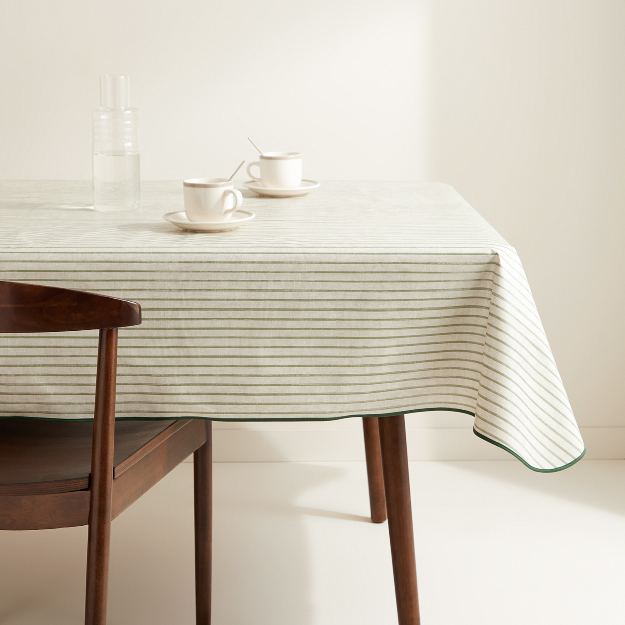 Imagen 0 de Mantel antimanchas PVC Rayas Basics El Corte Inglés