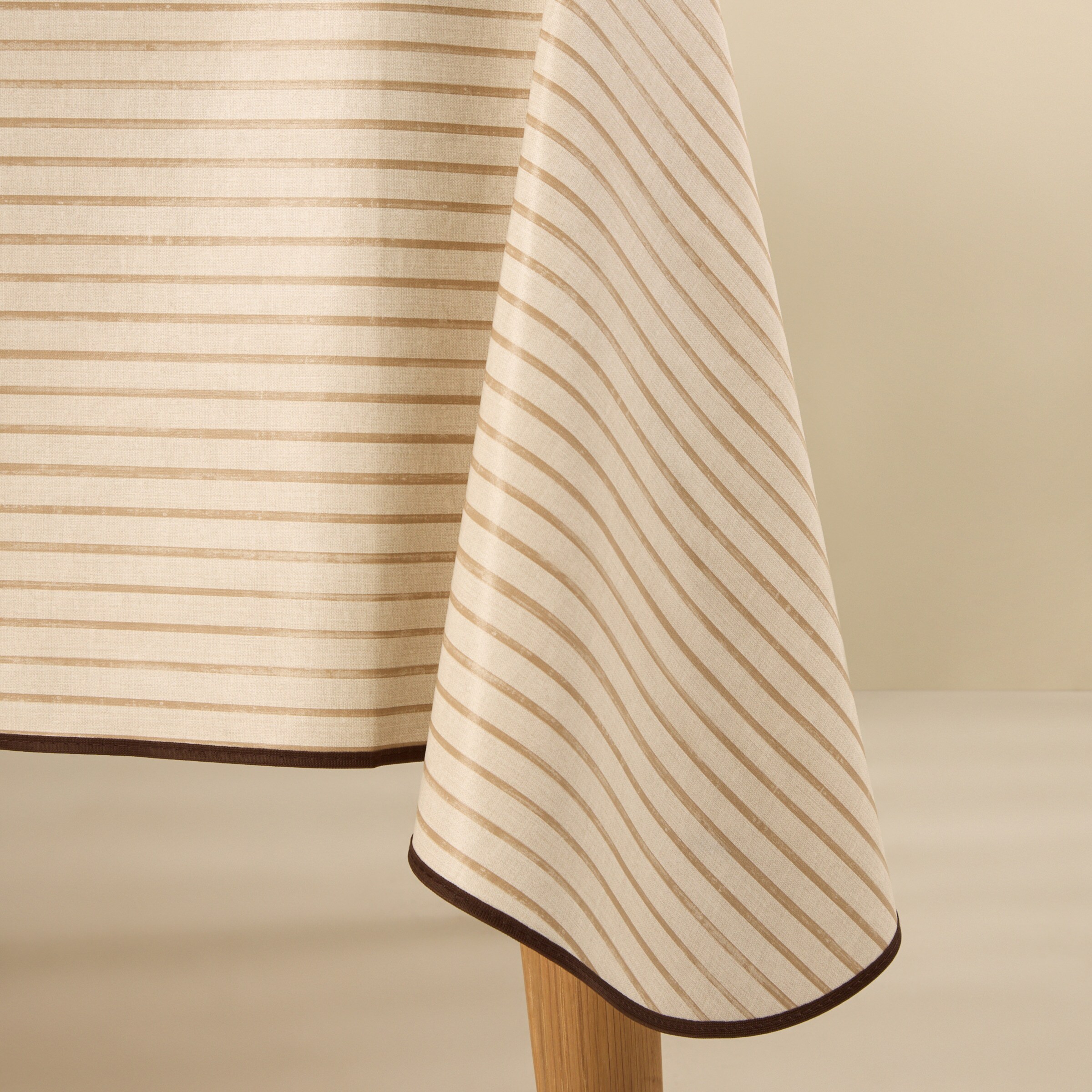Mantel antimanchas PVC Rayas Basics El Corte Inglés Beige-4