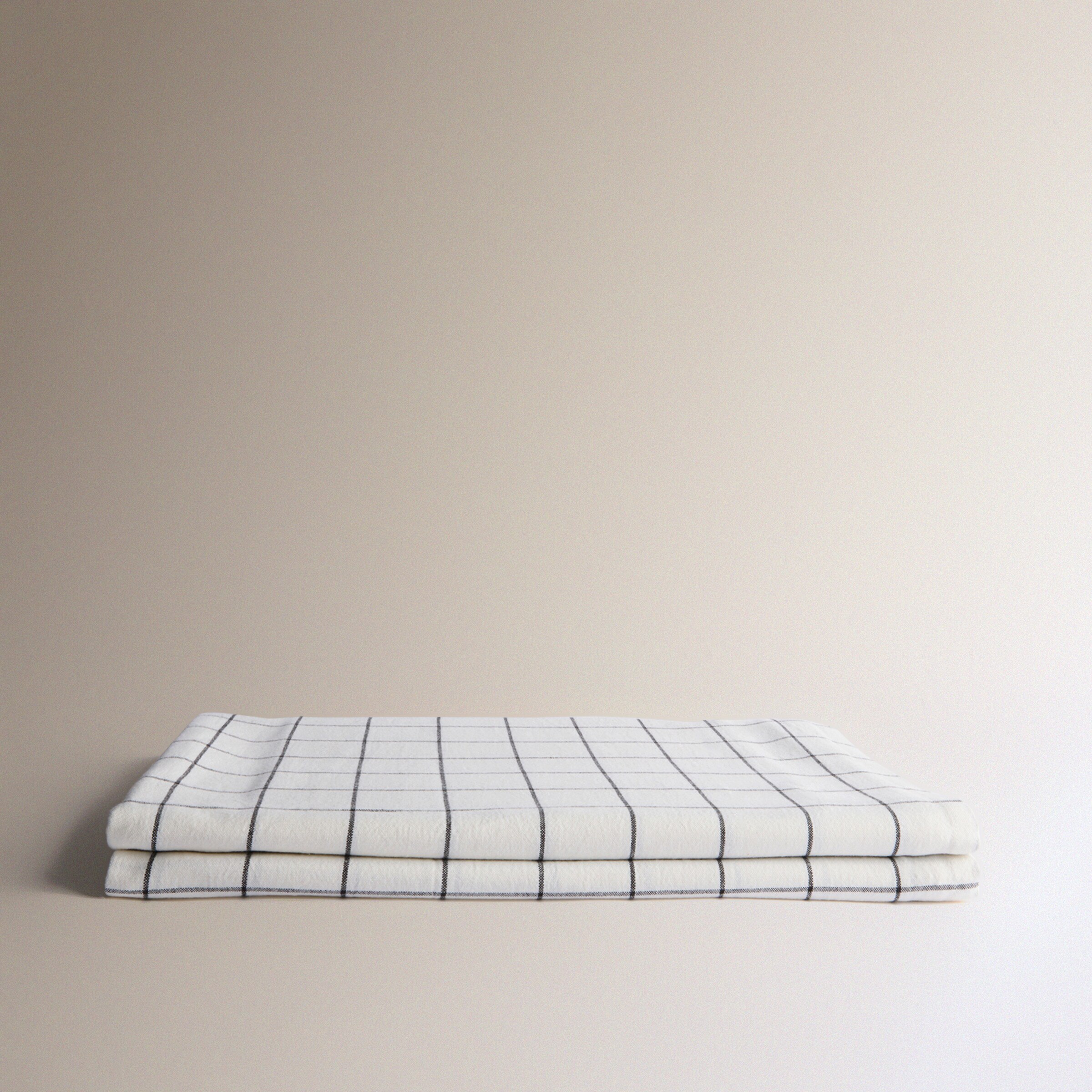 Toalha de mesa em algodão aos quadrados Branco-2