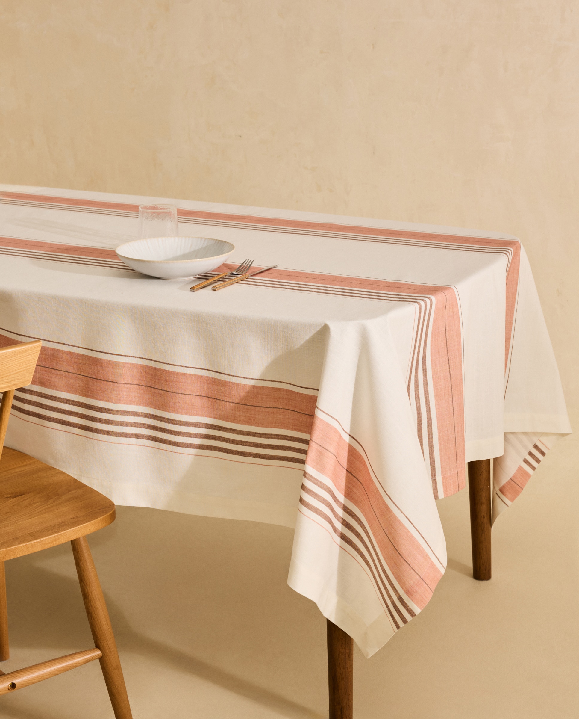 Imagem 0 de Toalha de Mesa de Algodão Areia