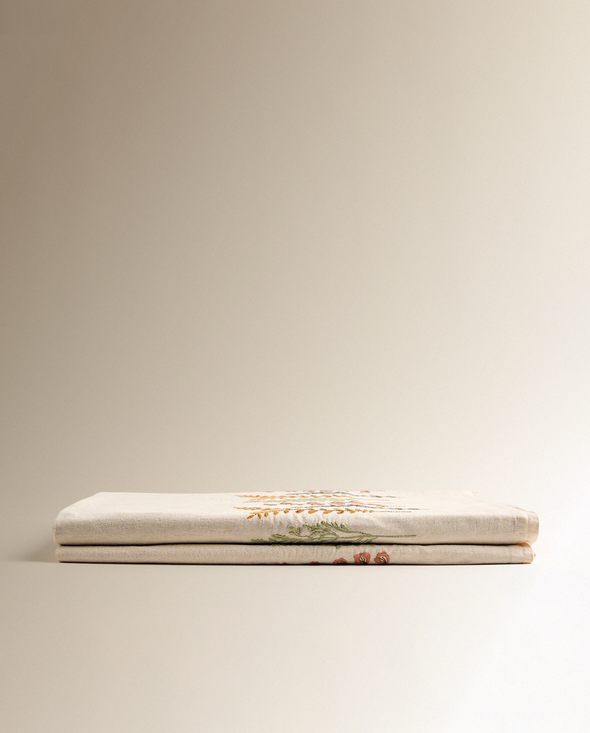 Toalha de Mesa de Algodão e Linho Albora Bege-2