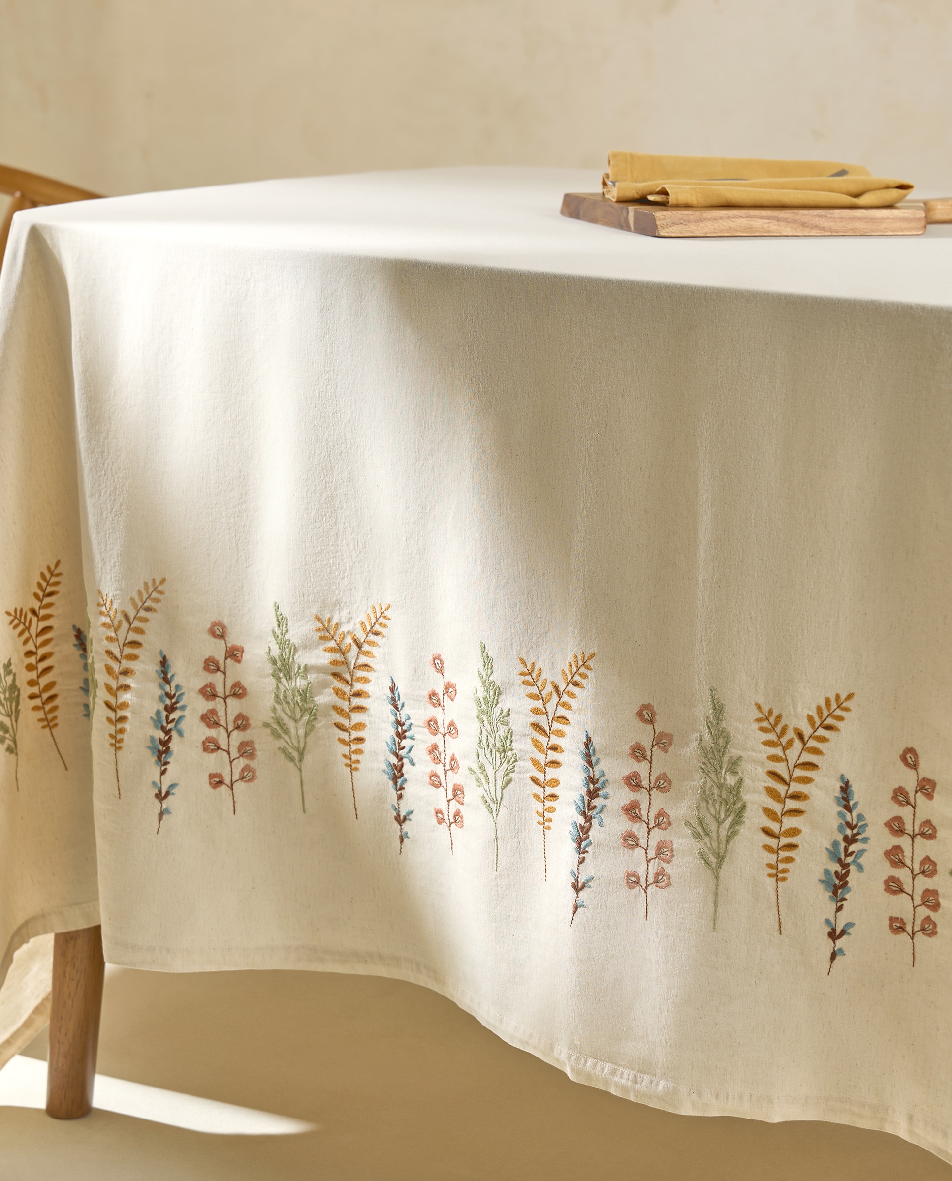 Imagem 0 de Toalha de Mesa de Algodão e Linho Albora