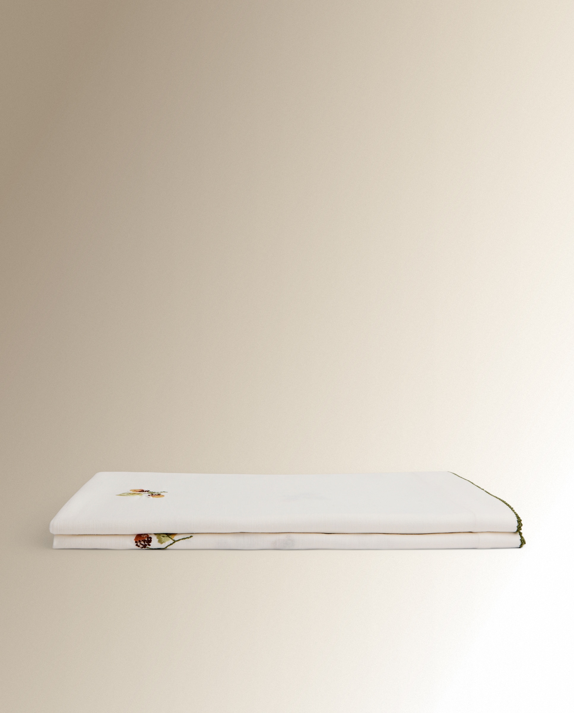 Toalha de Mesa em Algodão Carvalho Branco-2