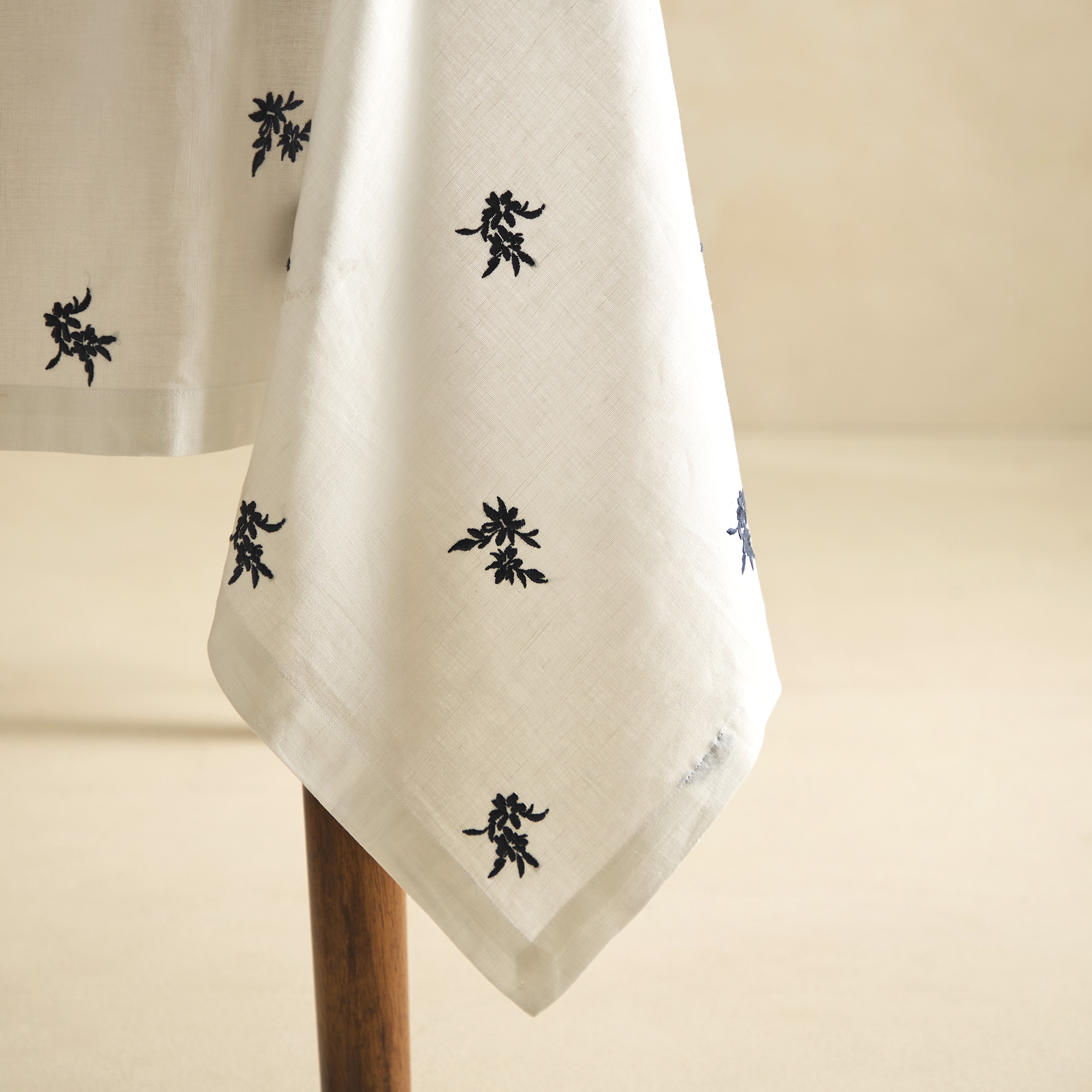 Toalha de Mesa de Linho e Algodão Flowers Azul-4