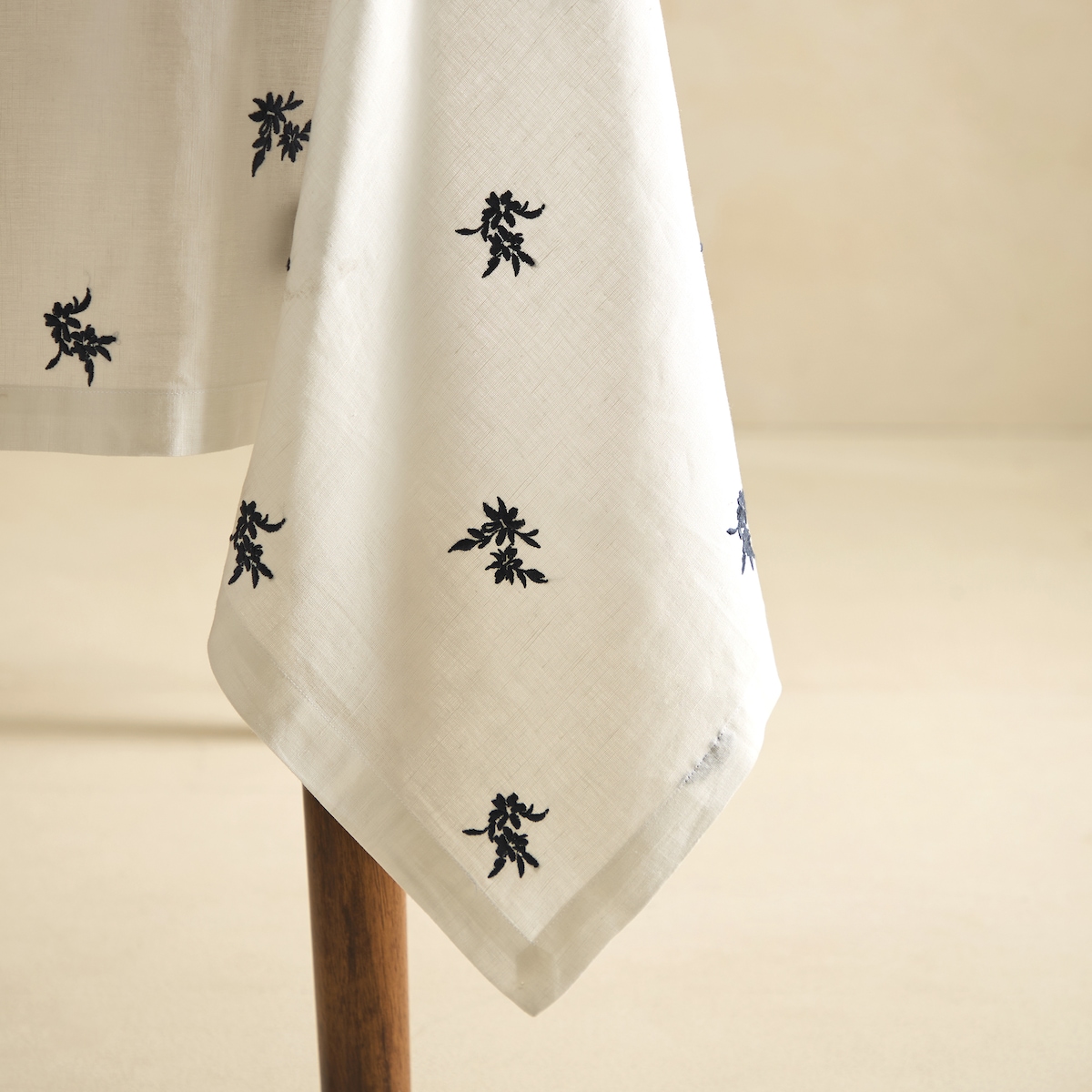 Toalha de Mesa de Linho e Algodão Flowers Azul-4