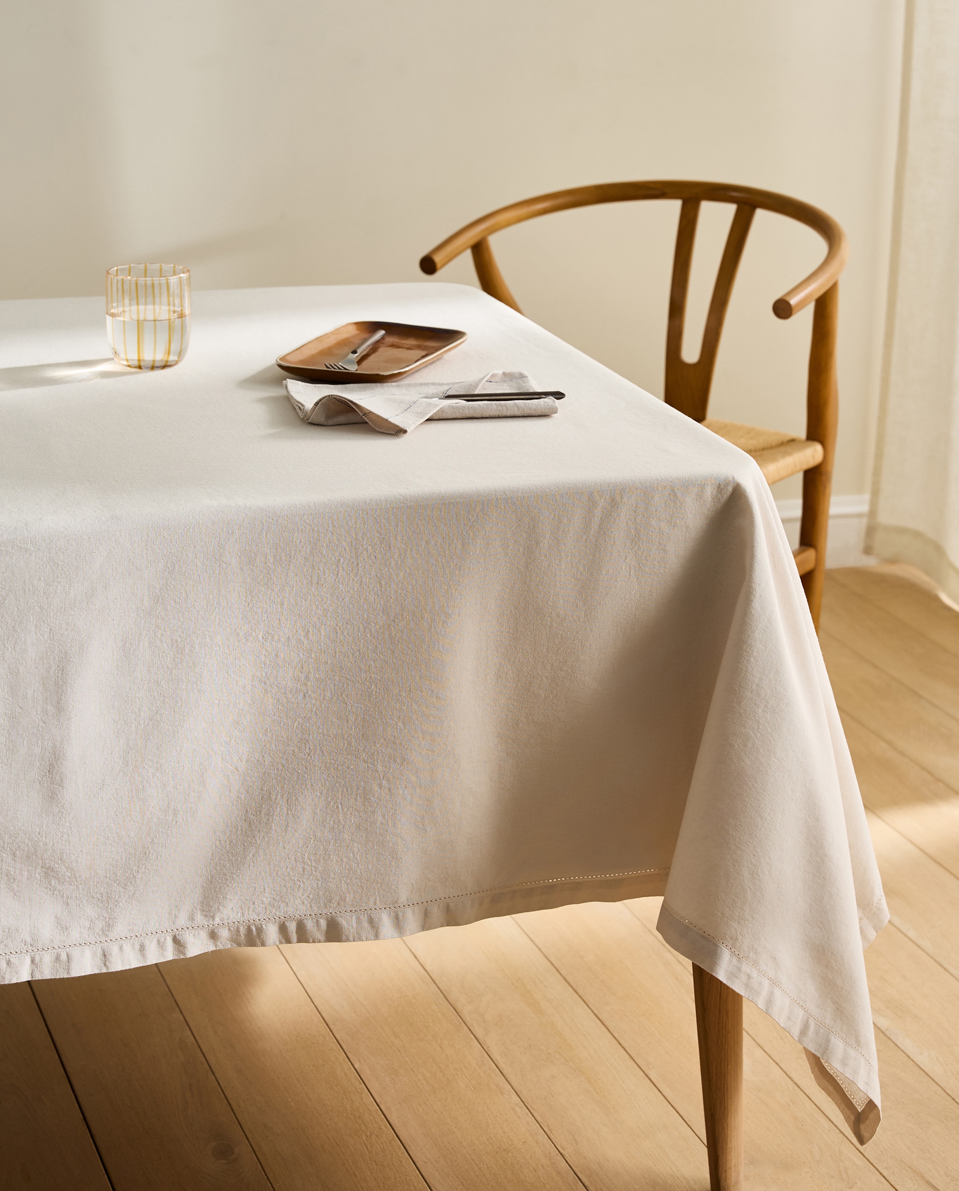 Imagem 0 de Toalha de Mesa de Algodão e Linho Vainica