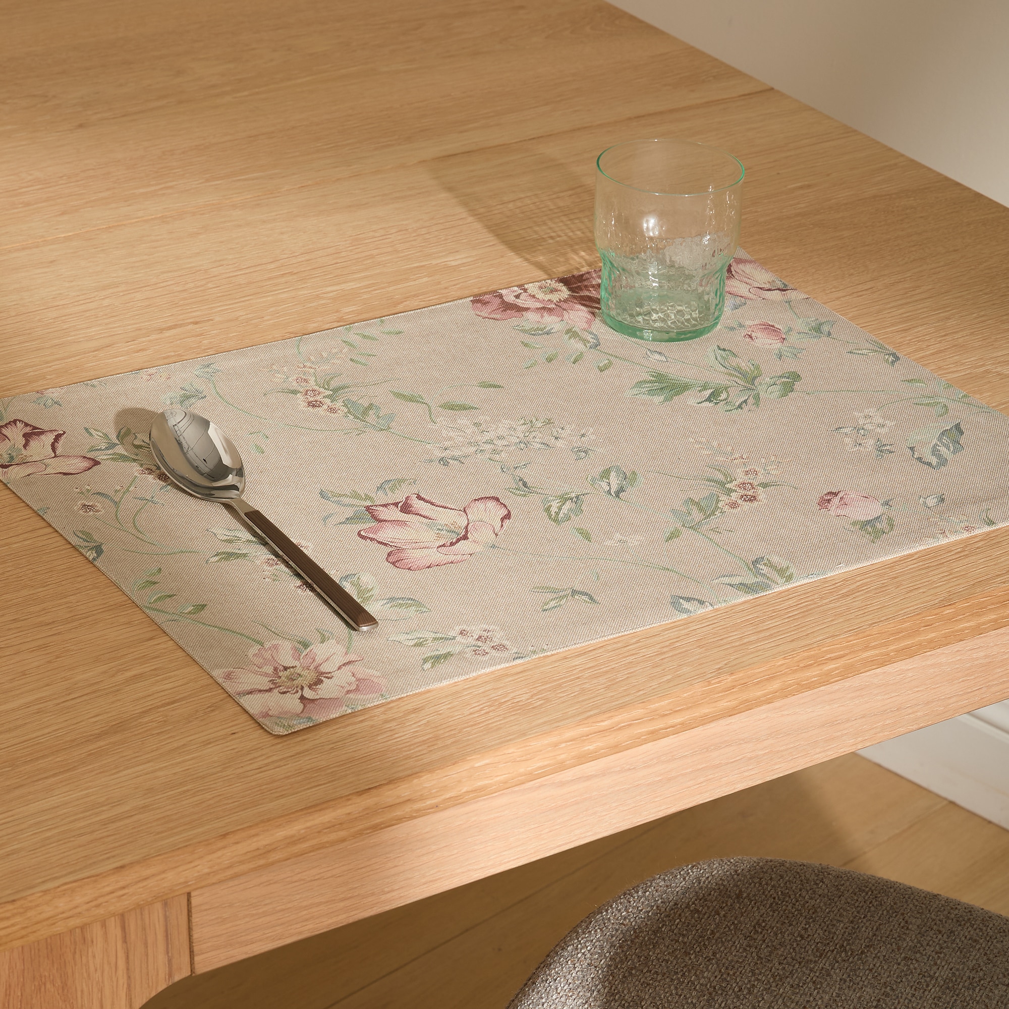 Toalha de Mesa Individual Resinada Orleans Rosa-1