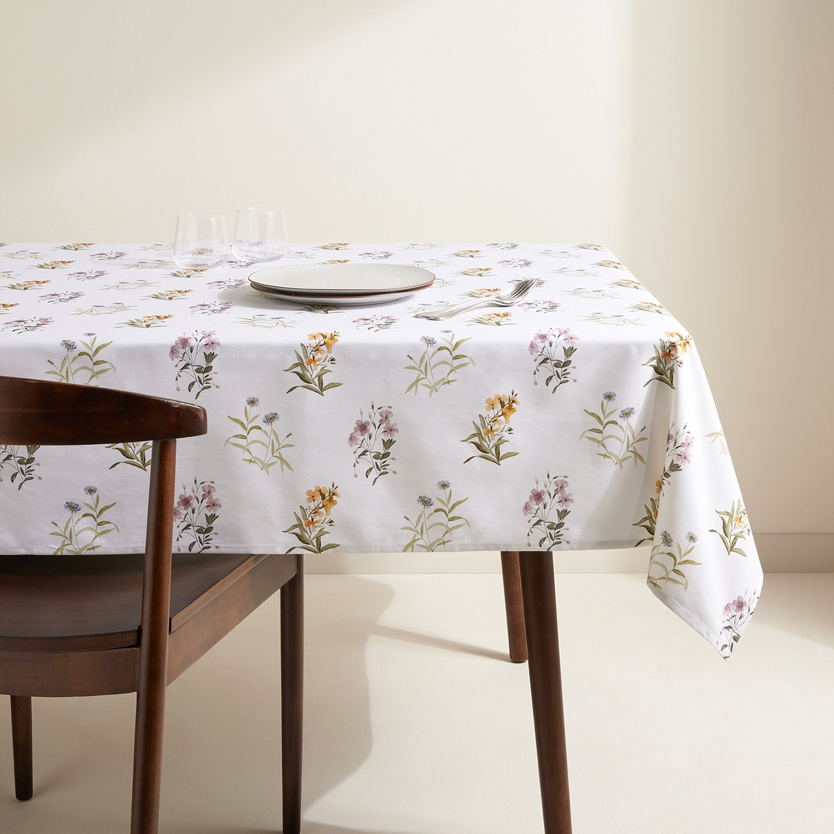 Imagem 0 de Toalha de Mesa Antimanchas Resinada Ledbury R