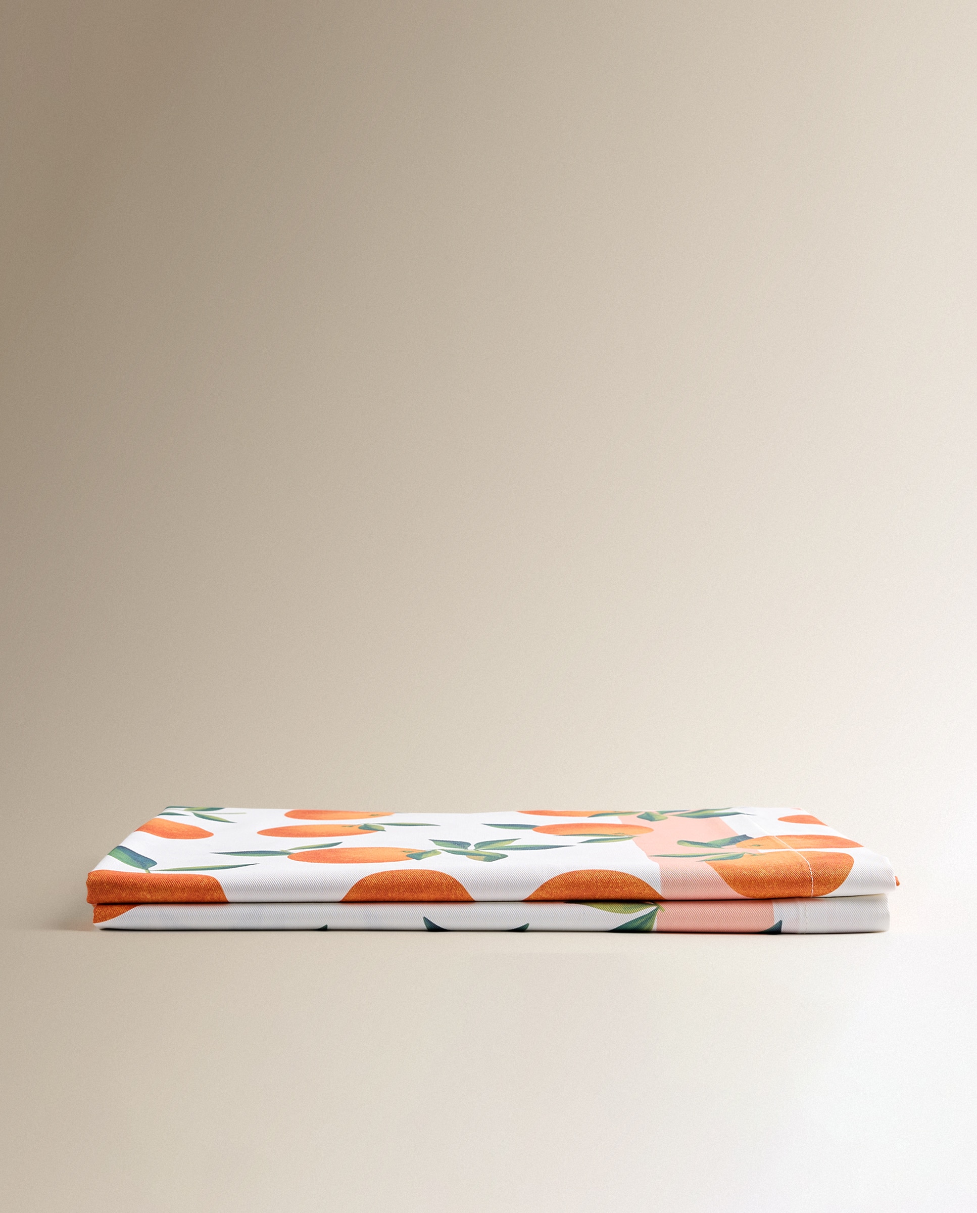Toalha de Mesa Antinódoas Resinada Laranjas Laranja-2